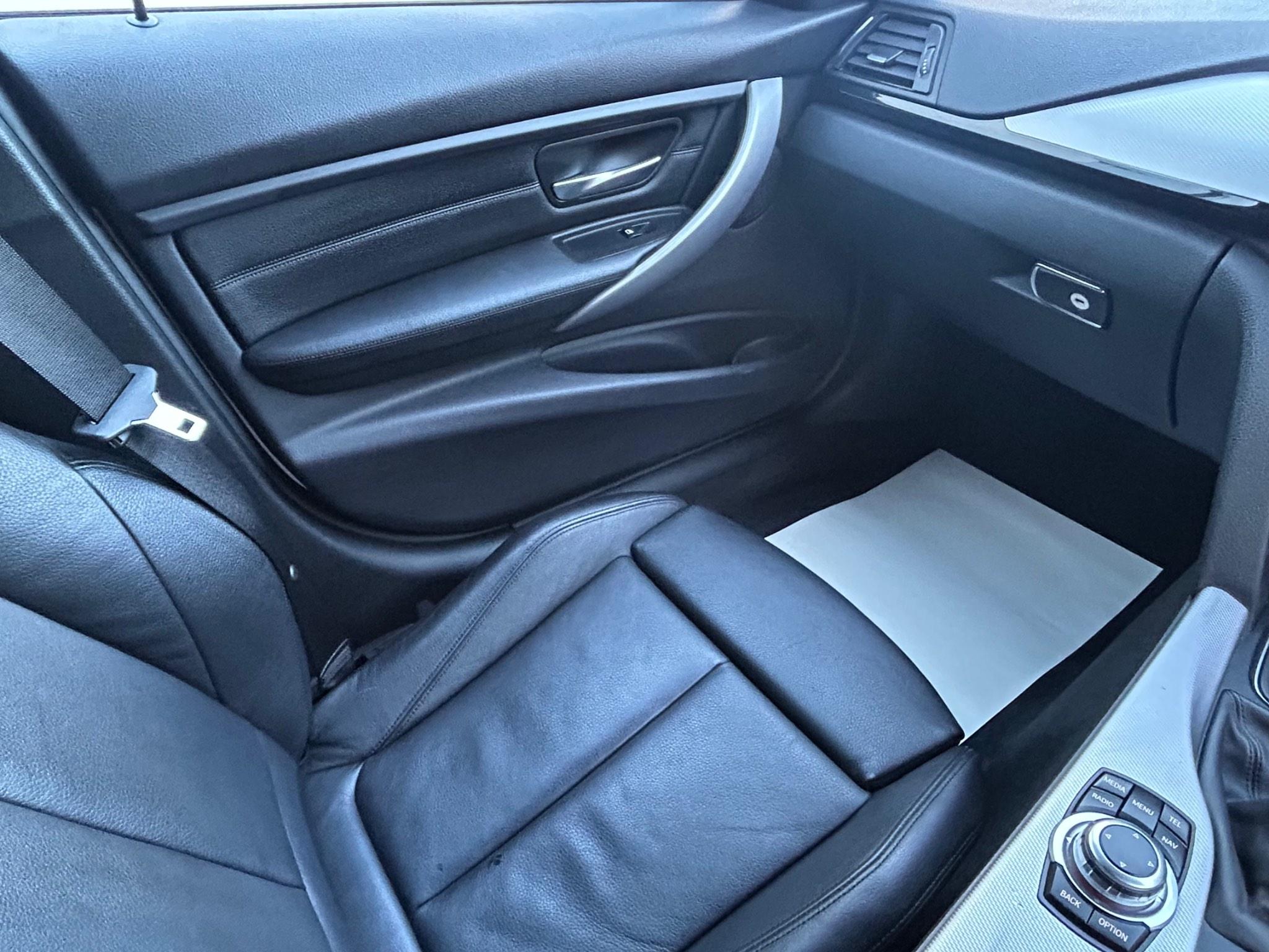 BMW 3 Series view 5
