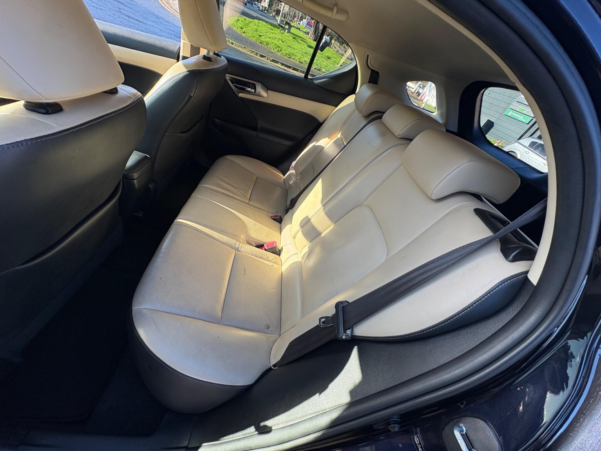 2014 Lexus CT 1.8 200h Luxury CVT Euro 6 (s/s) 5dr • 99,475 miles image 29