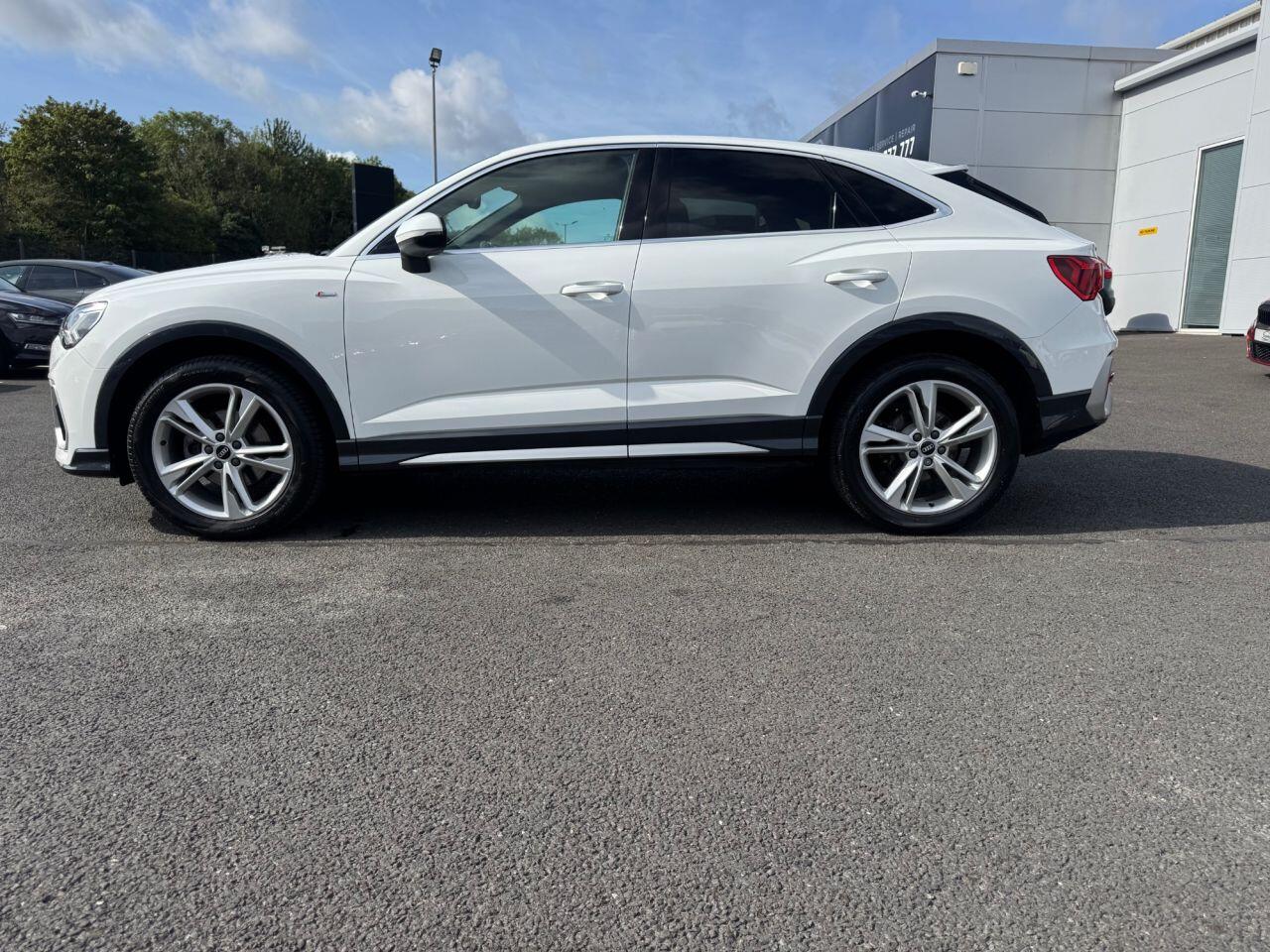 Audi Q3 view 2