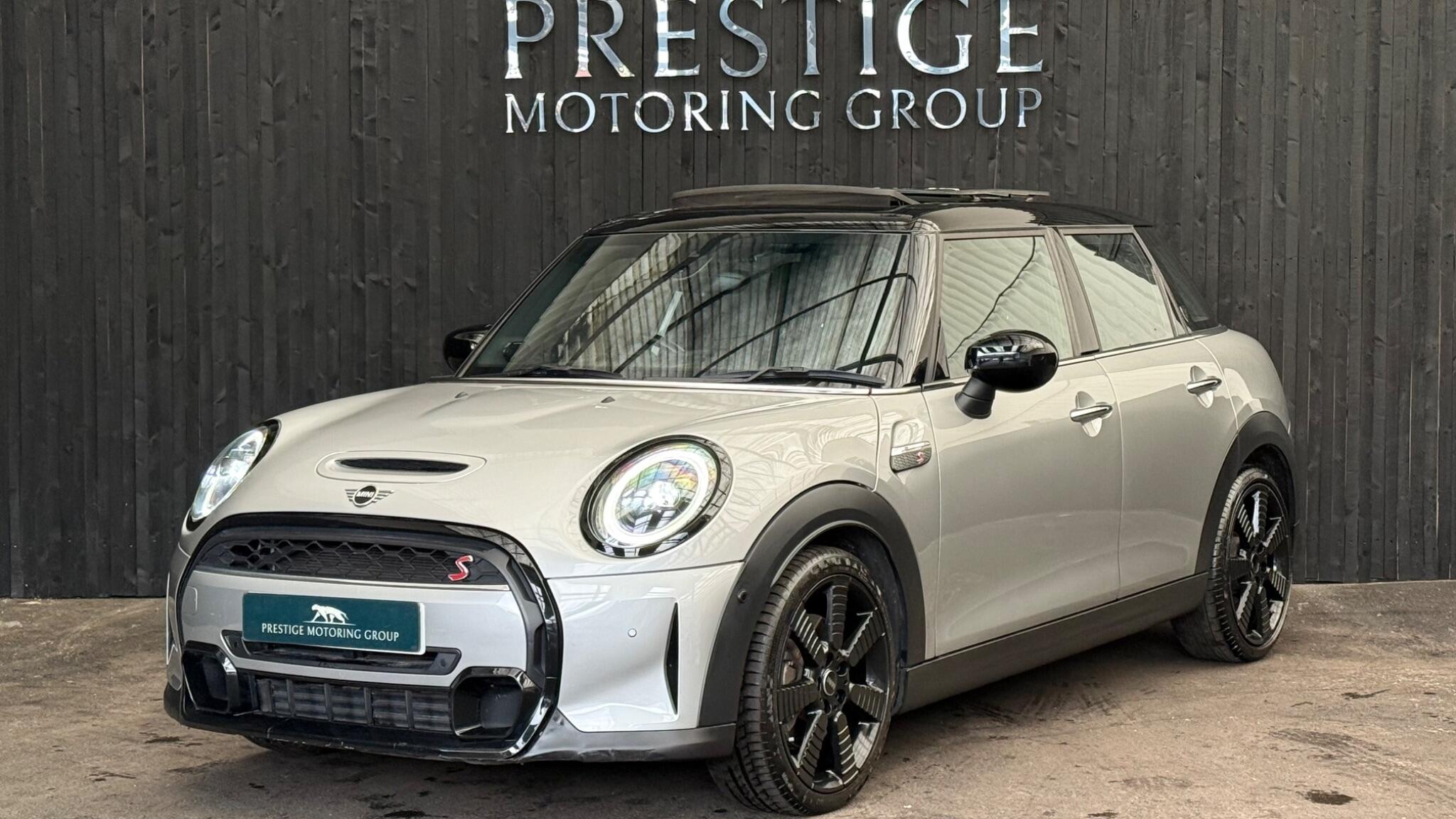 Mini Hatch view 7