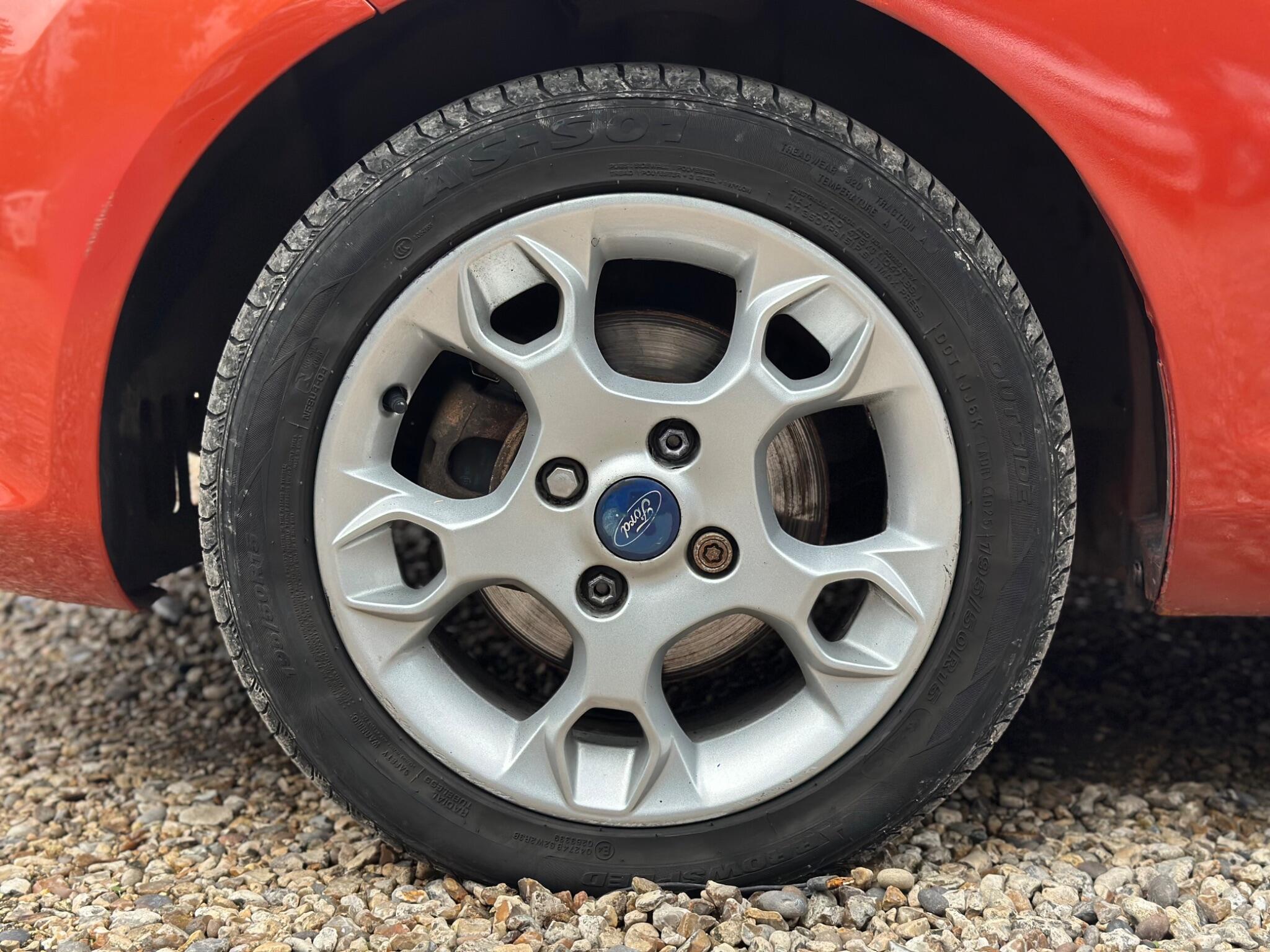 Ford Fiesta view 50