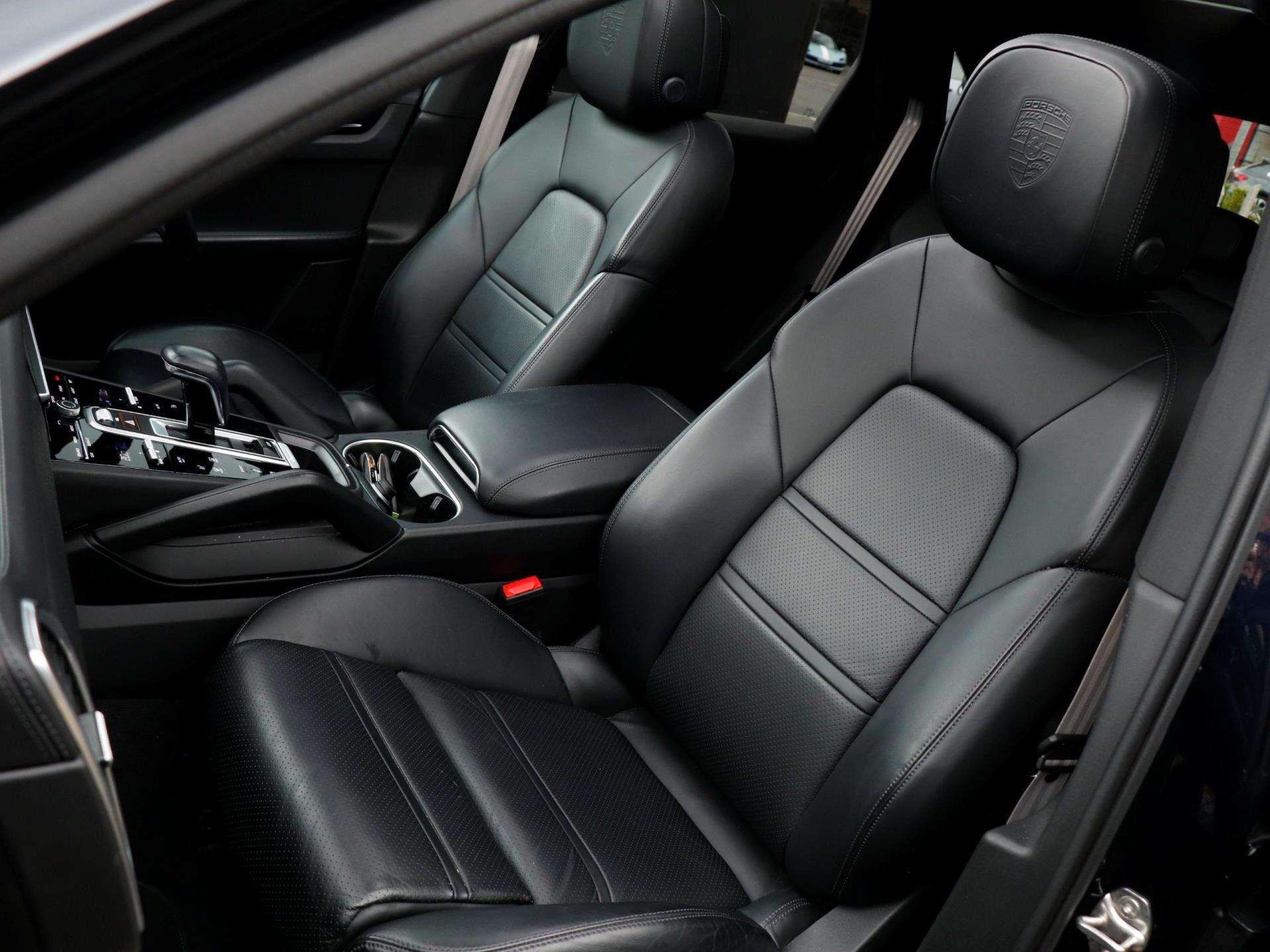 Porsche Cayenne view 25