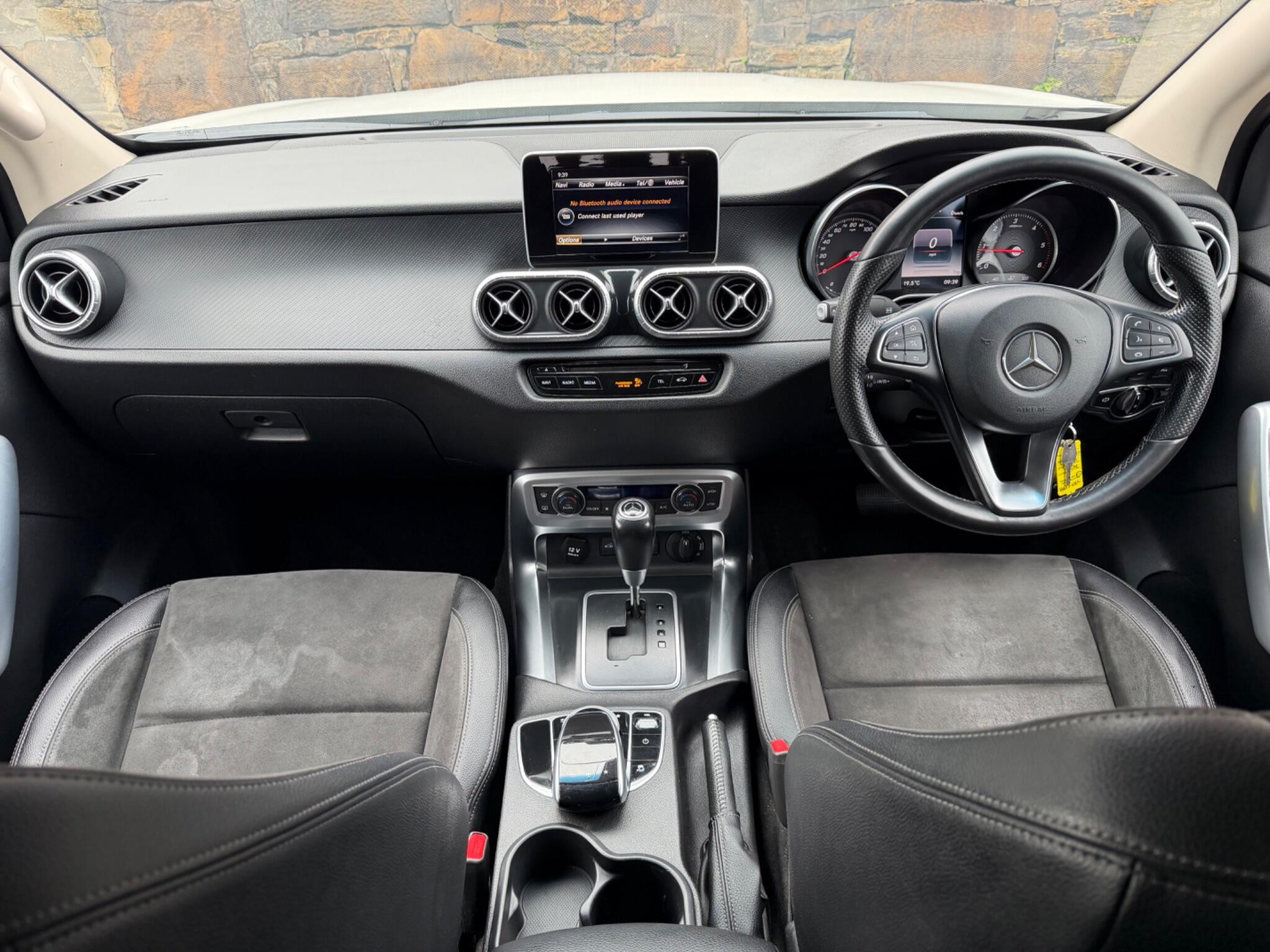 Mercedes-Benz X-Class view 10