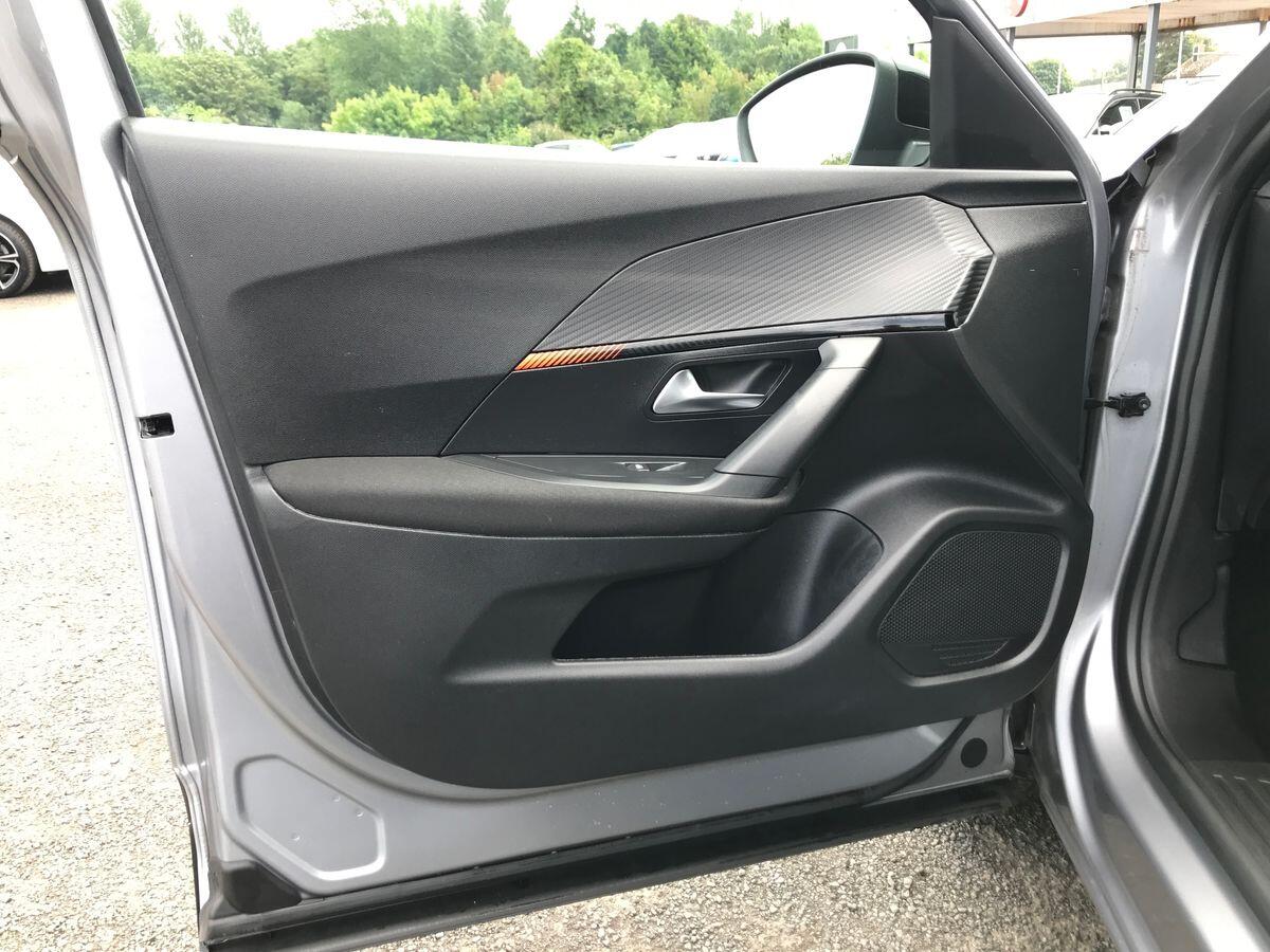 Peugeot 2008 view 18