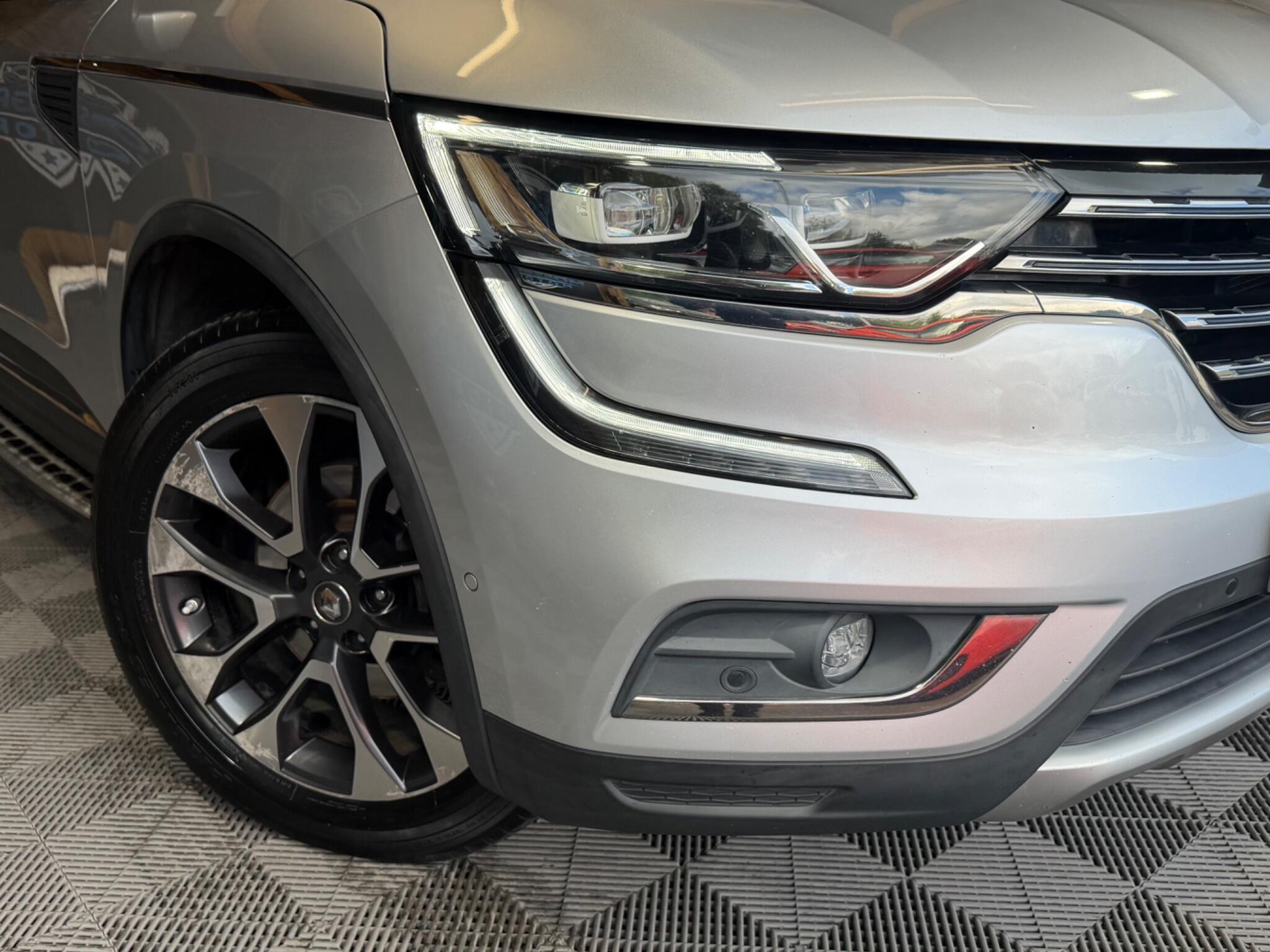 Renault Koleos view 2