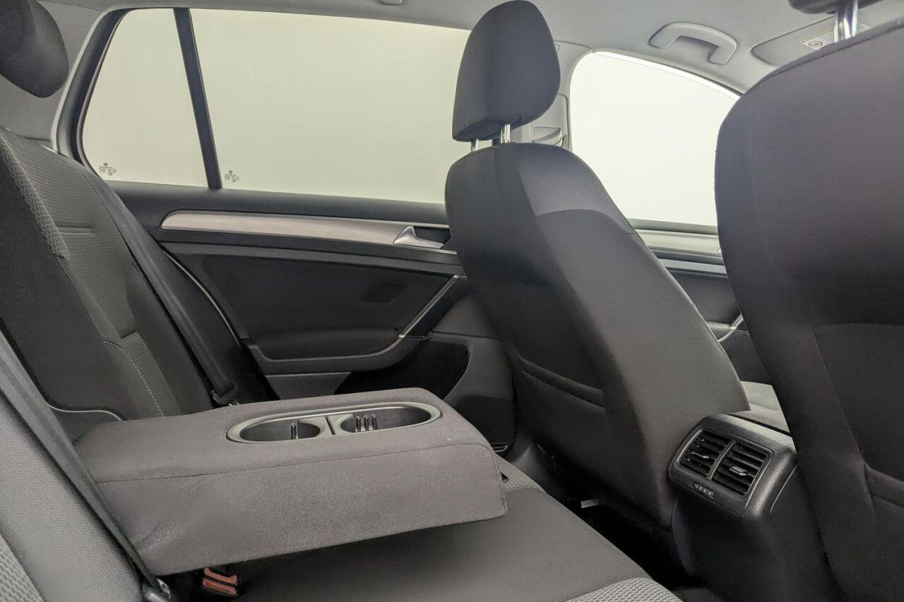 Volkswagen Golf view 20