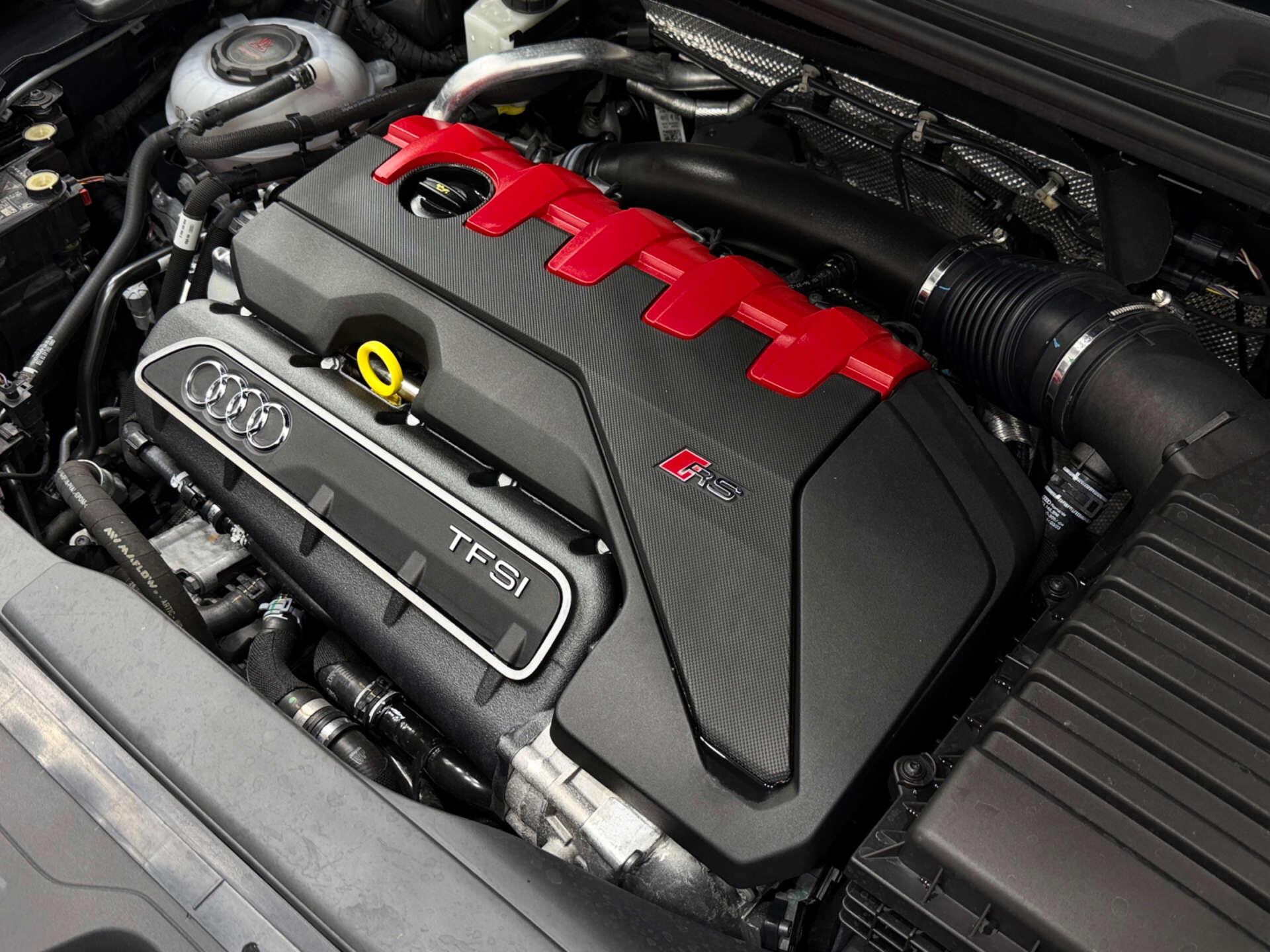 Audi RS Q3 view 31