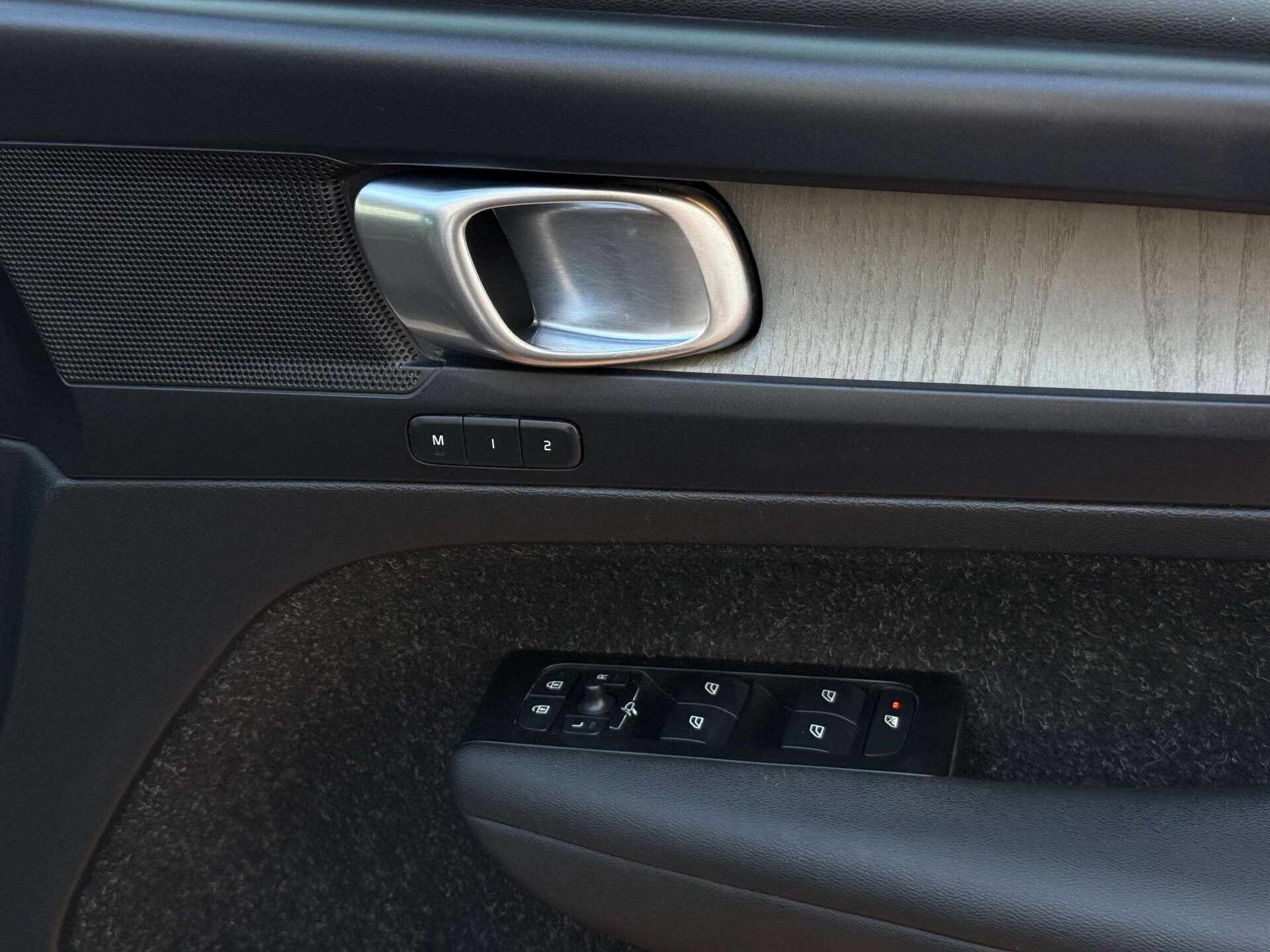 Volvo XC40 view 25