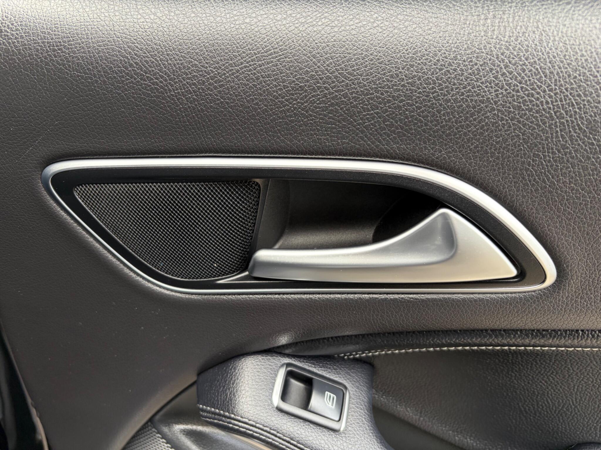 Mercedes-Benz Cla view 64