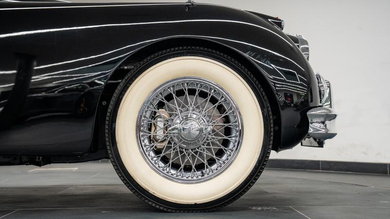 Jaguar XK150 view 27