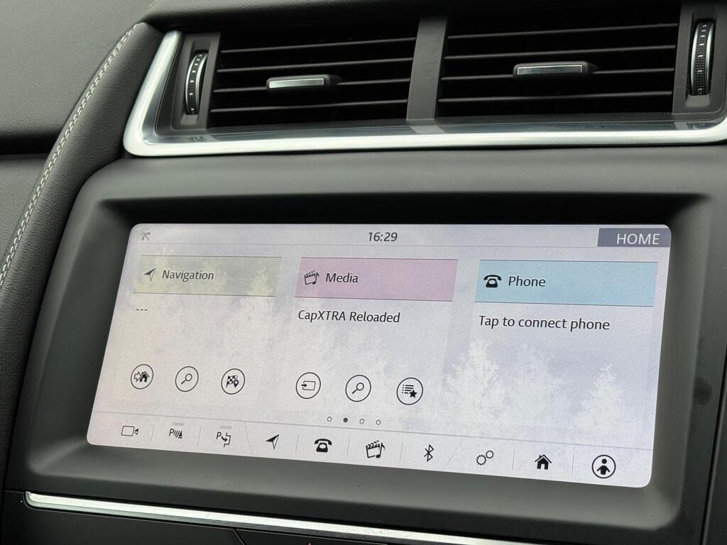 Jaguar E-Pace view 29