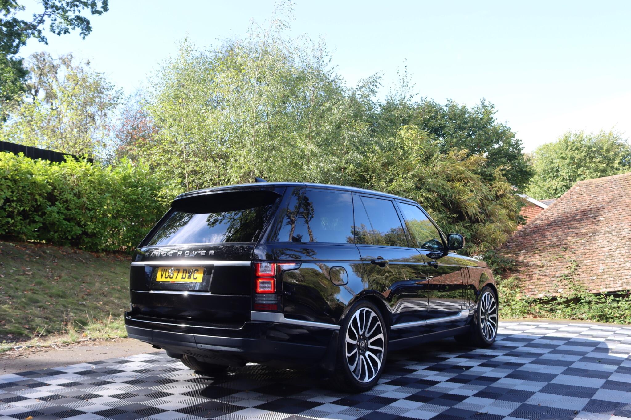 Land Rover Range Rover view 35