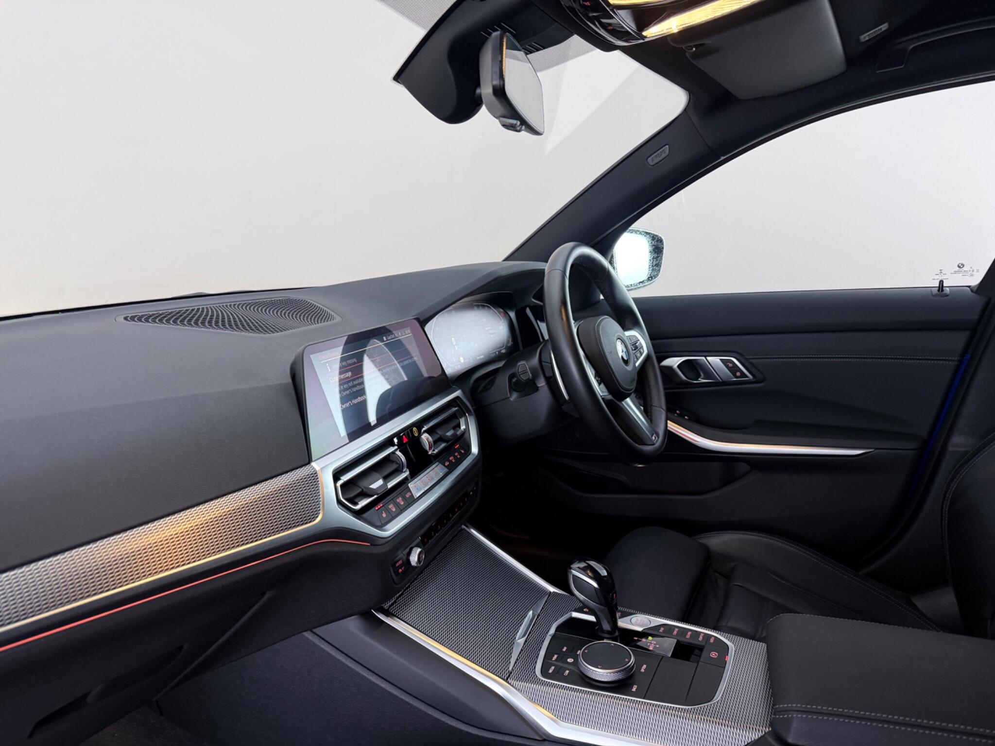 BMW 3 Series view 15
