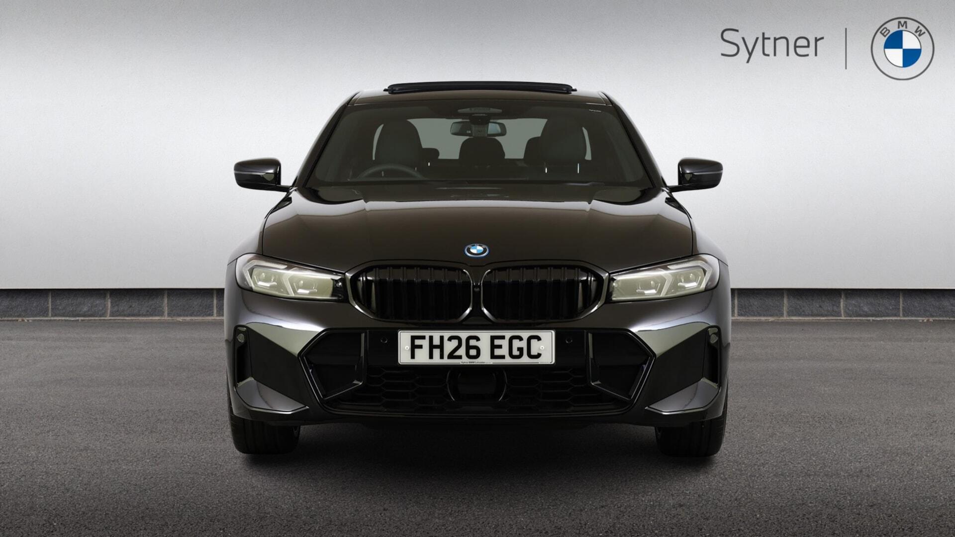 BMW 3 Series view 16
