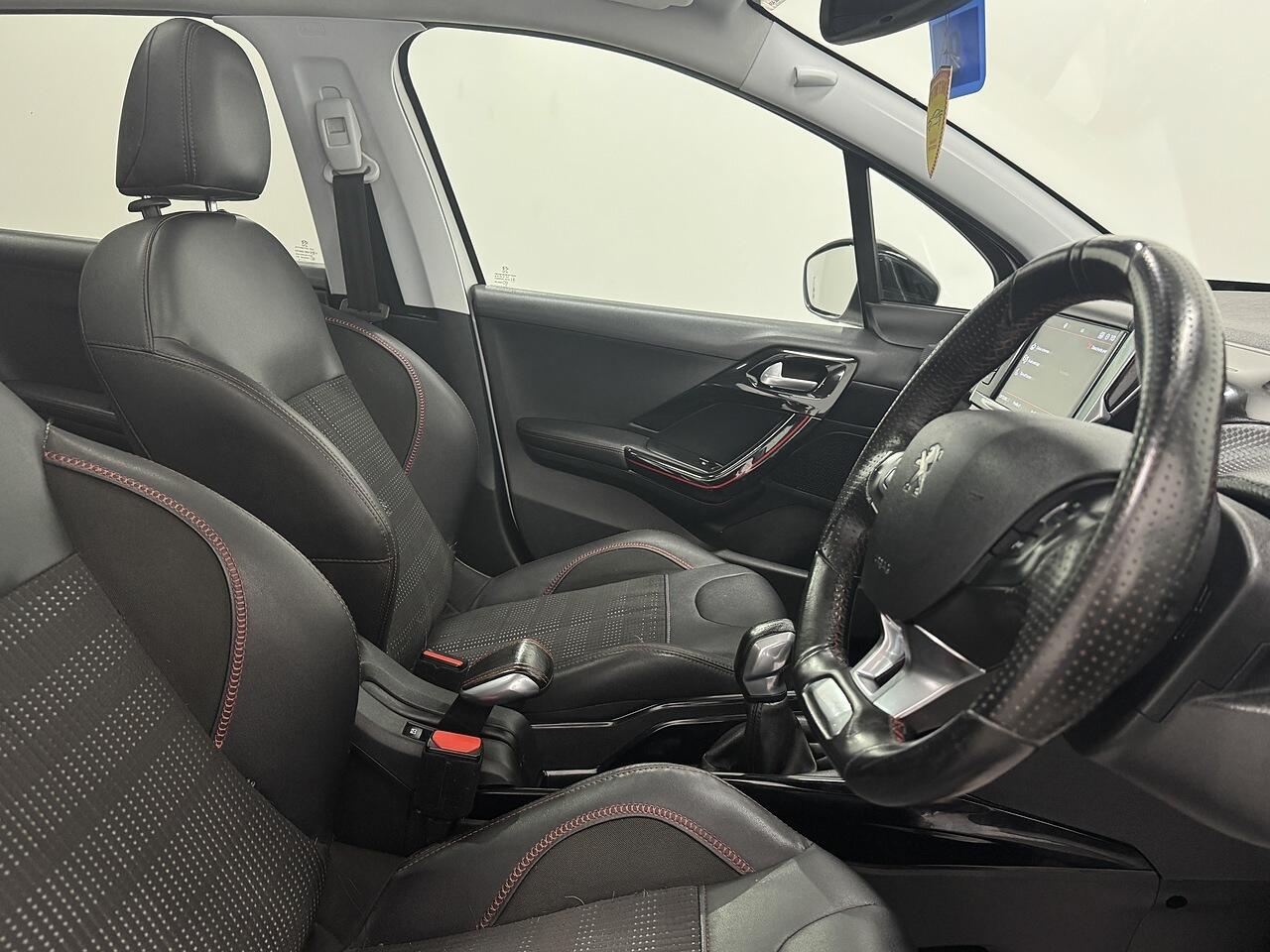 Peugeot 2008 view 10