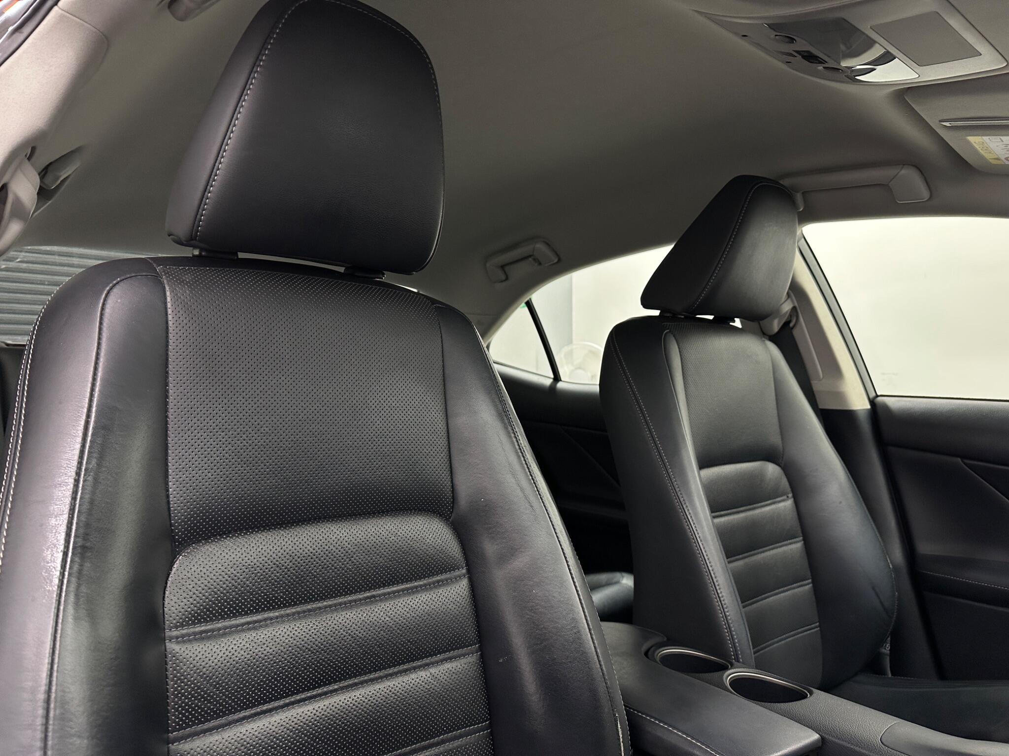 Lexus Is view 35