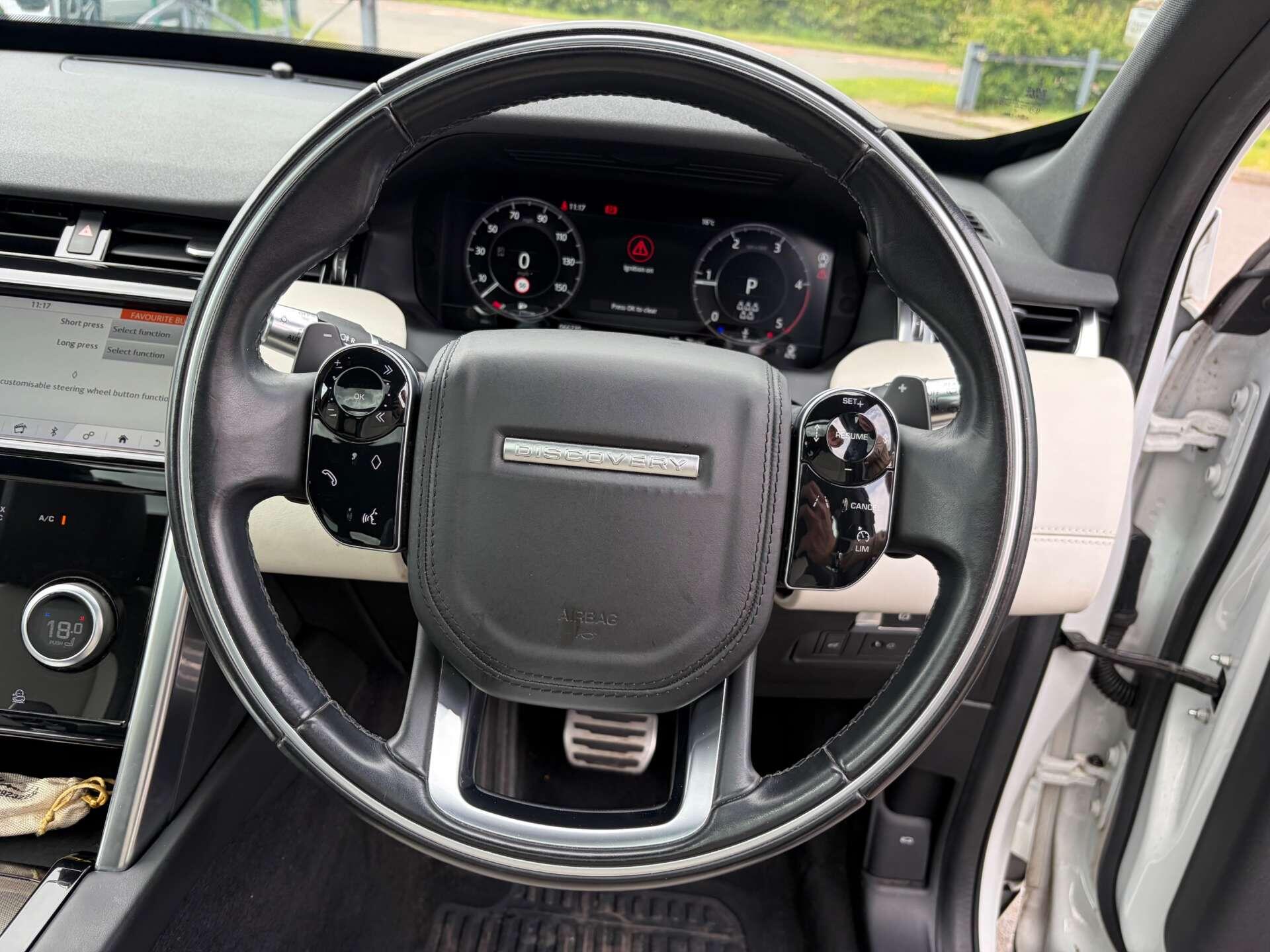 Land Rover Discovery Sport view 45
