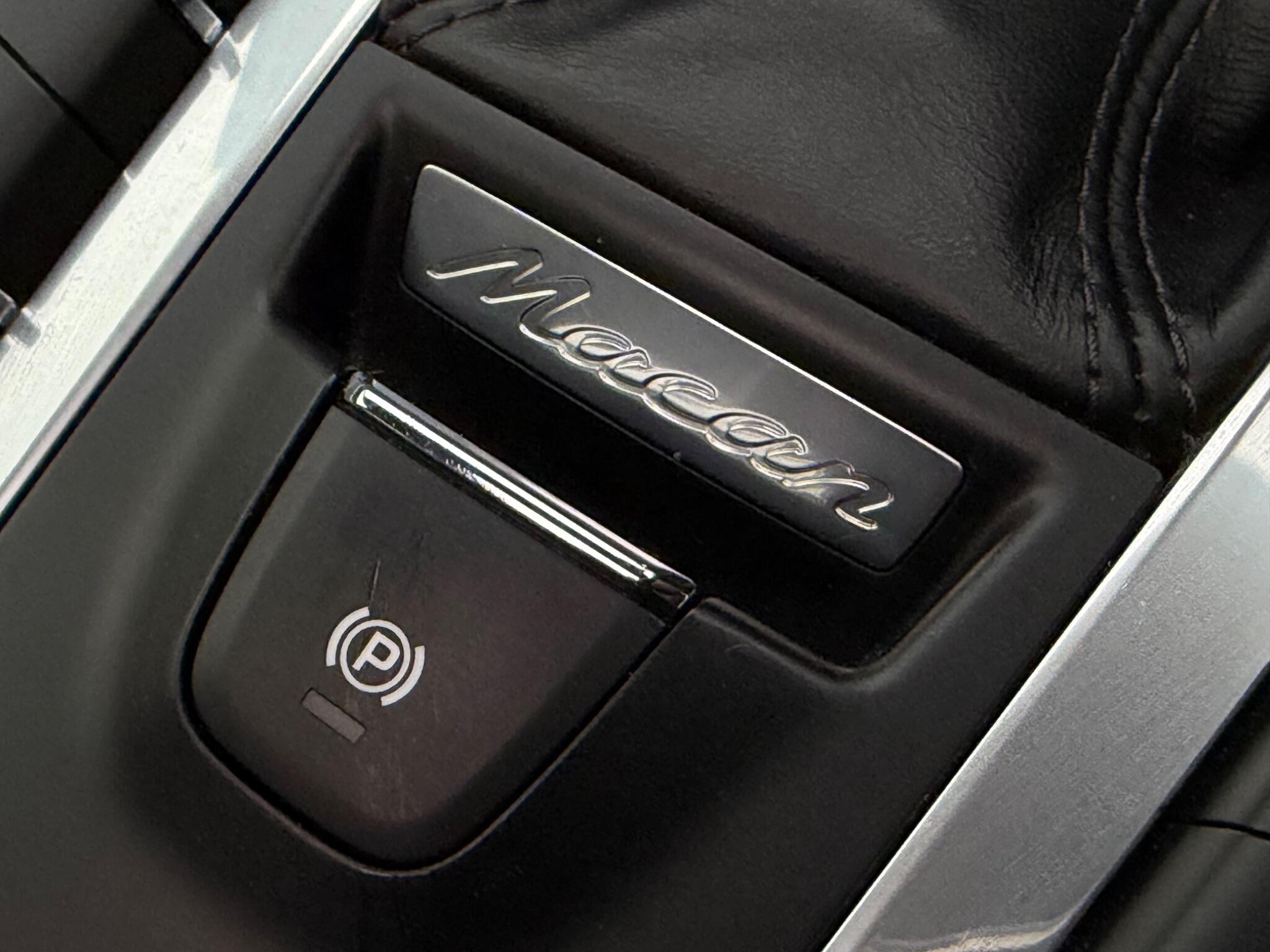 Porsche Macan view 29
