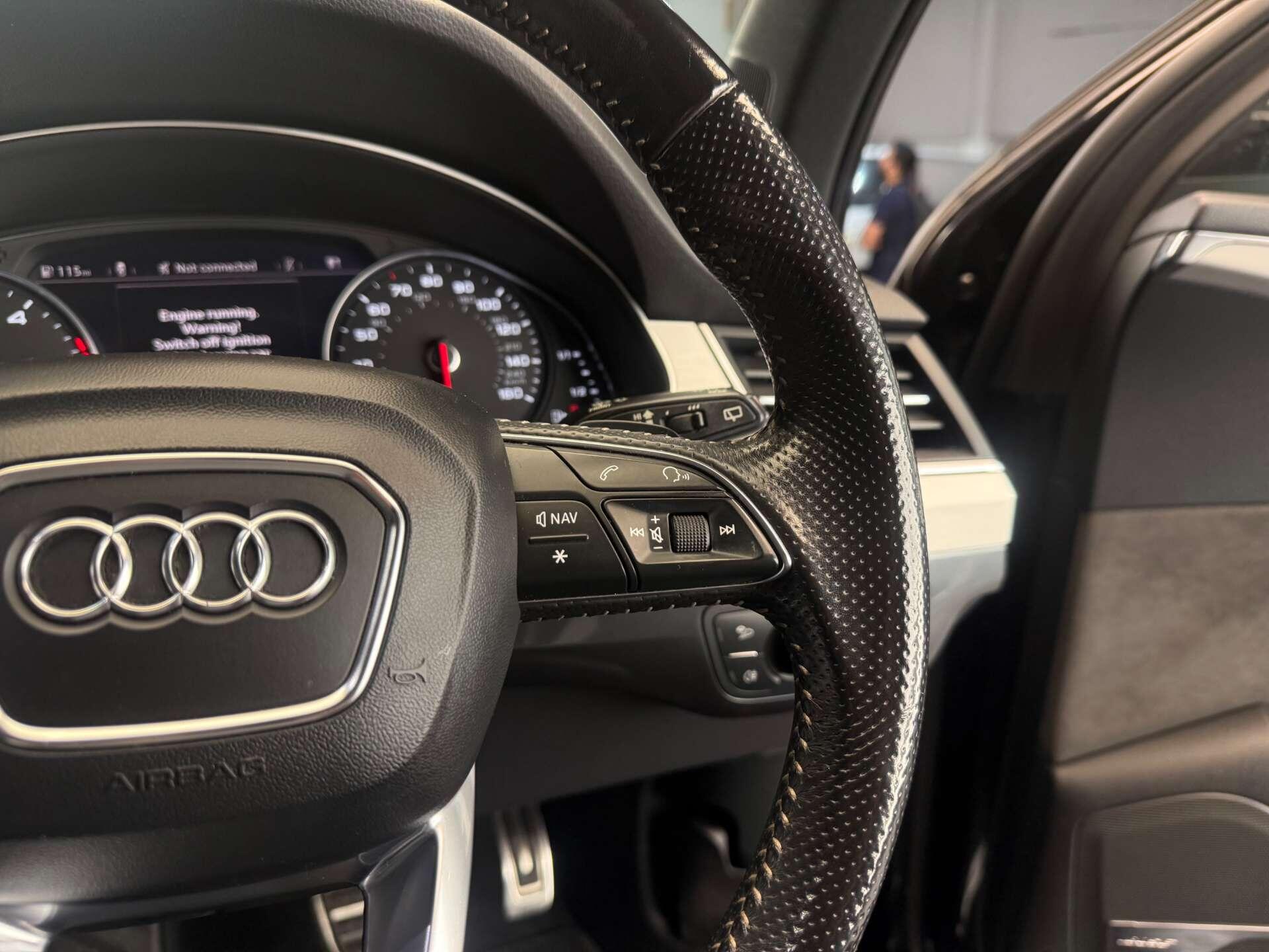 Audi Q7 view 30