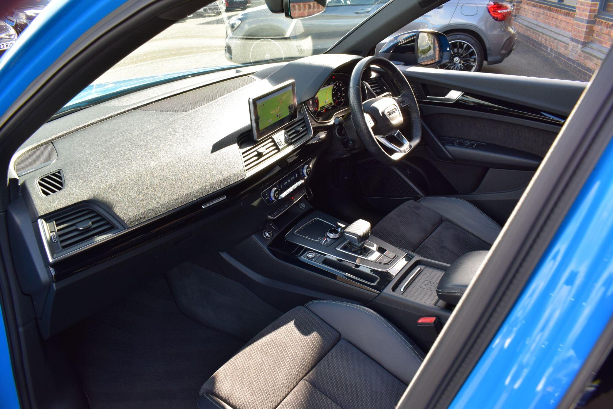 Audi Q5 view 33