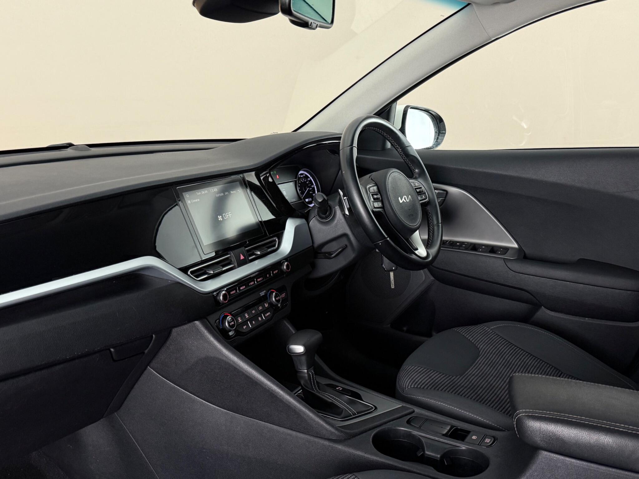 Kia Niro view 4