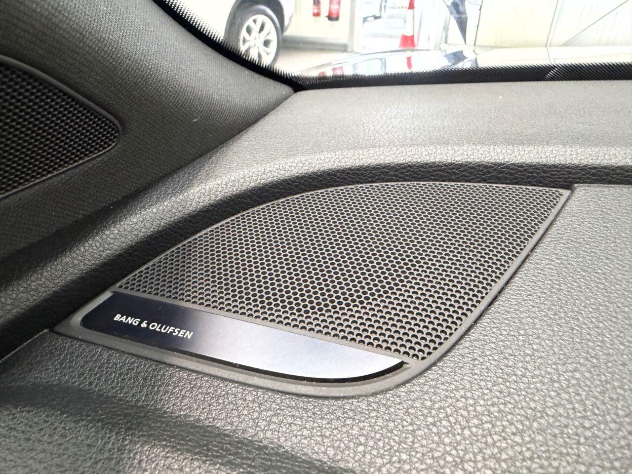 Audi SQ5 view 27