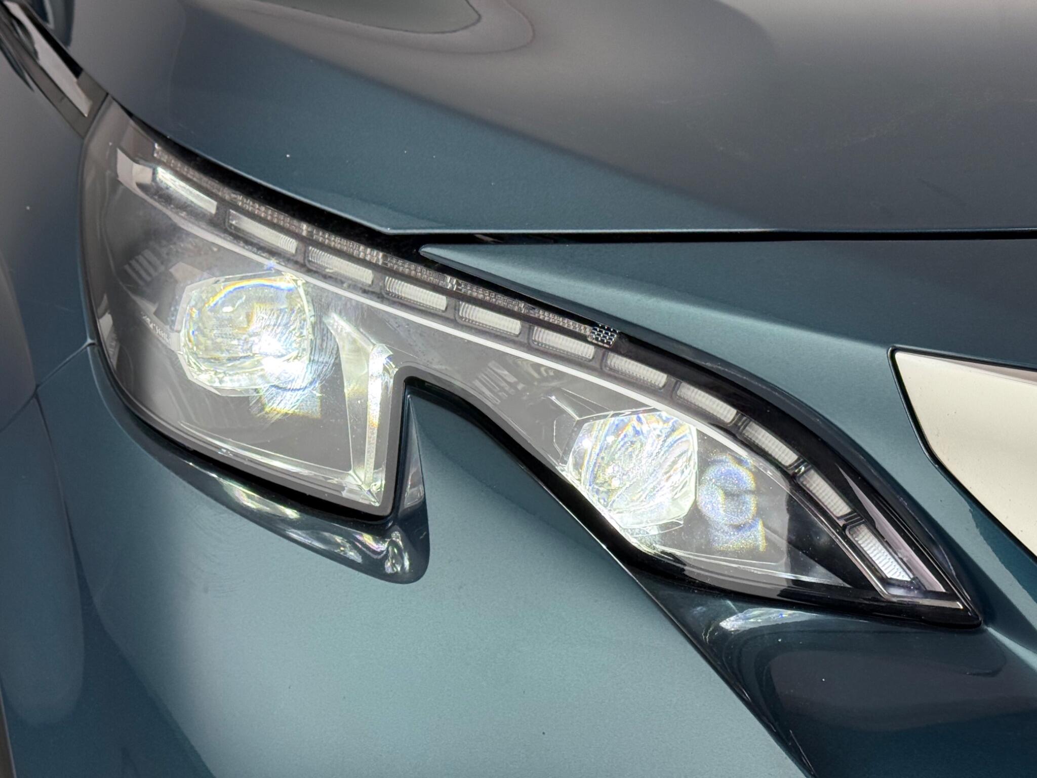 Peugeot 5008 view 9