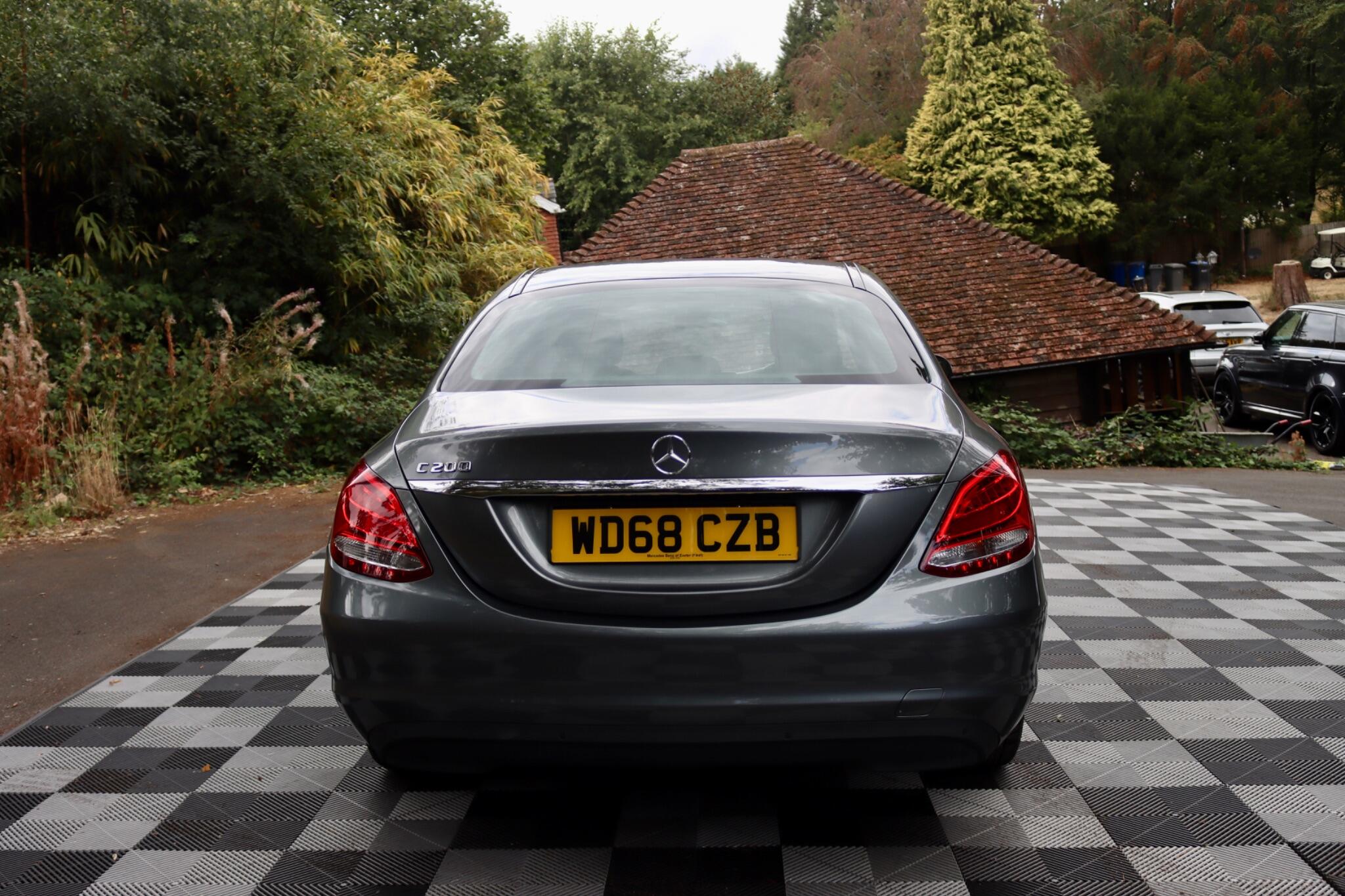 Mercedes-Benz C Class view 27