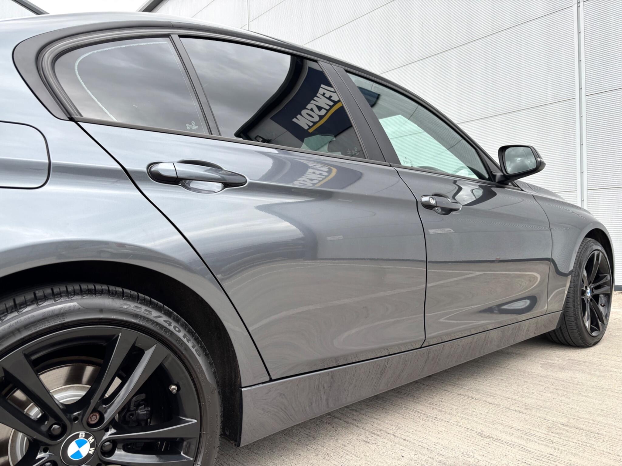 BMW 3 Series view 8