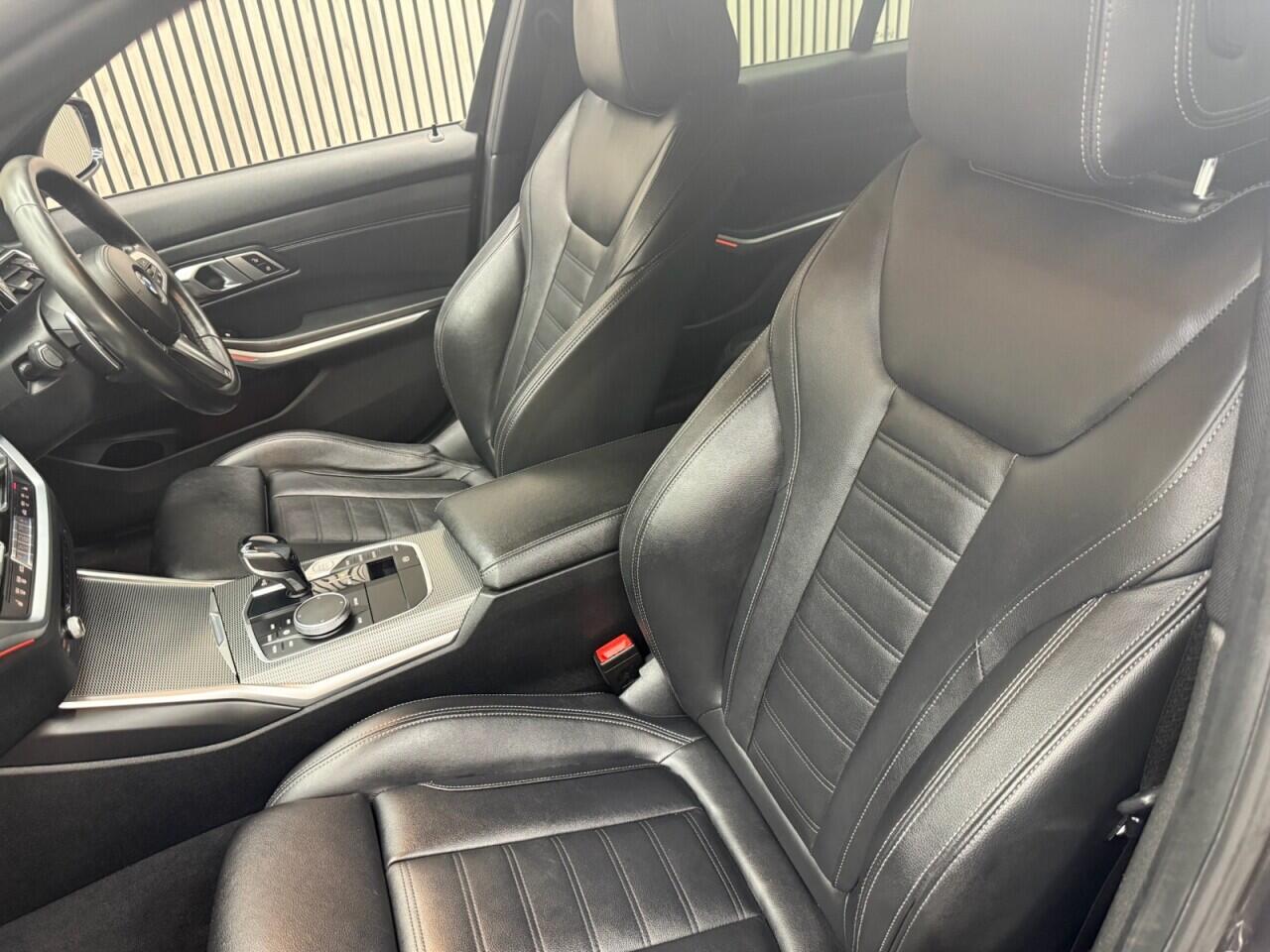 BMW 3 Series view 6