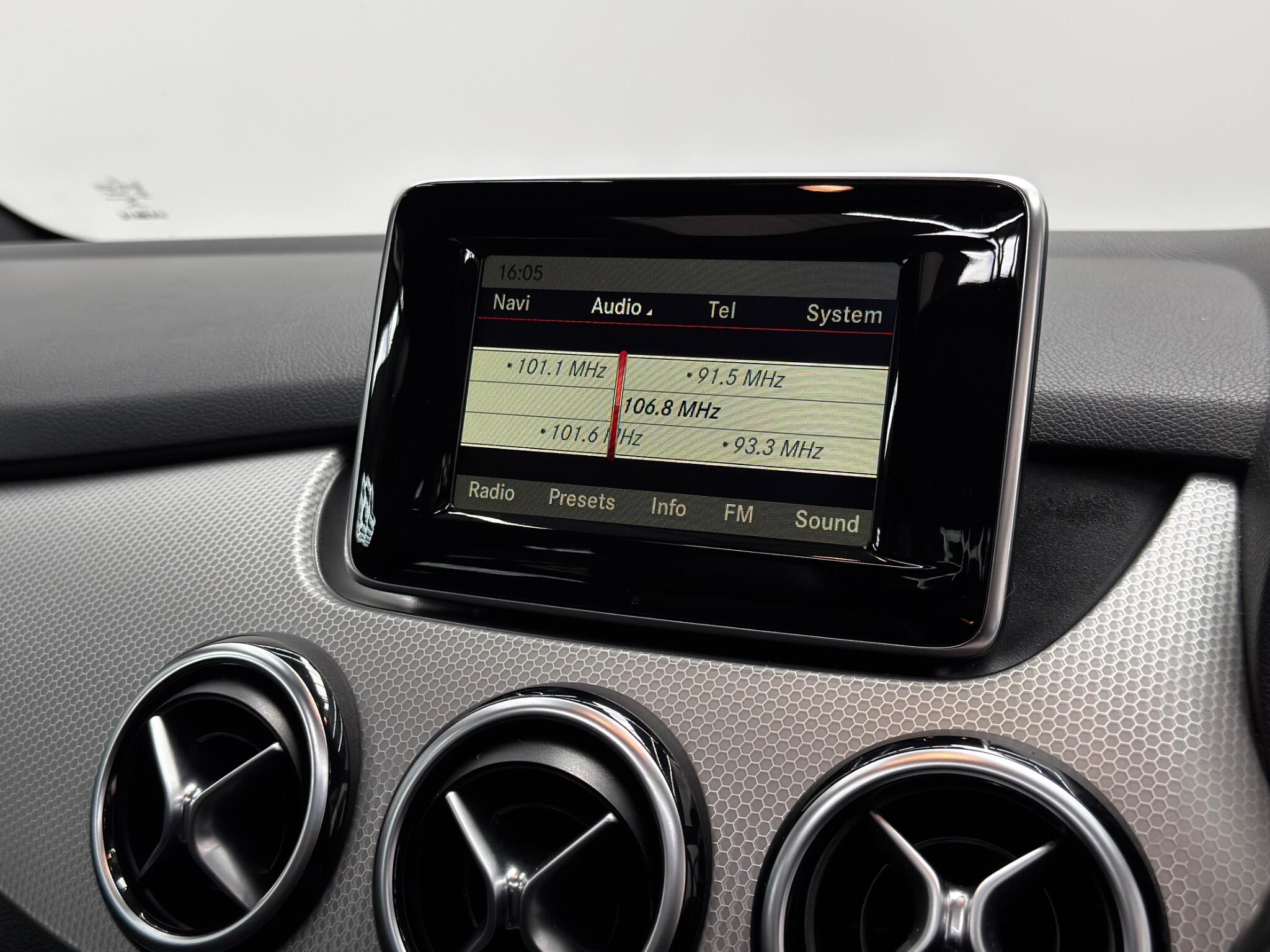 Mercedes-Benz B-Class view 26