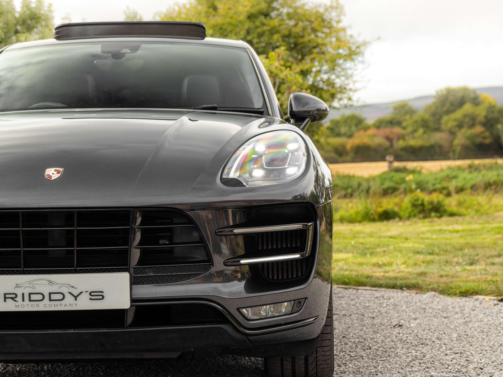 Porsche Macan view 8
