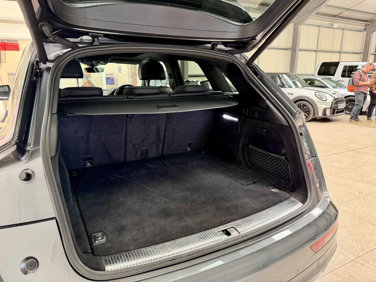 Audi Q5 view 27
