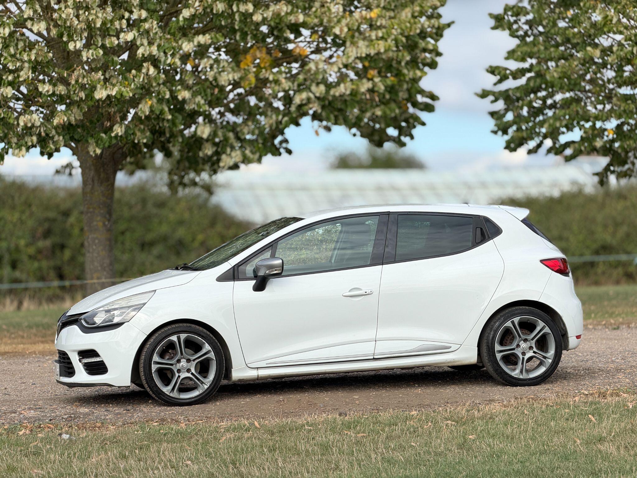 Renault Clio view 16