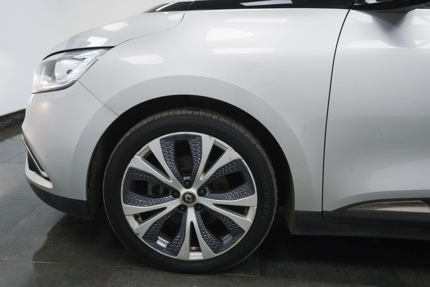 Renault Grand Scenic view 5