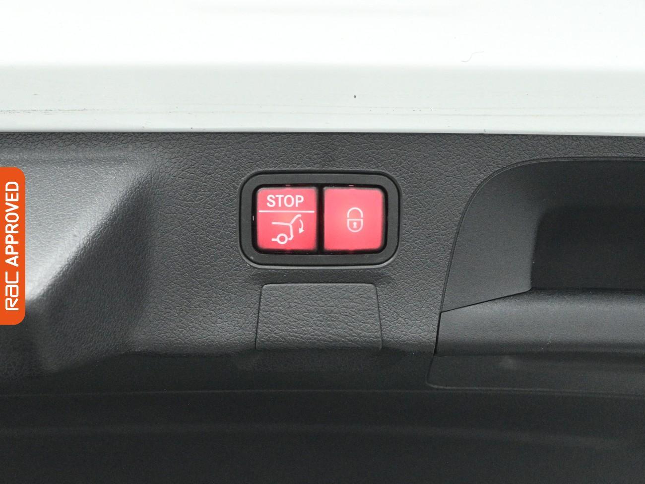 Mercedes-Benz Cla view 25