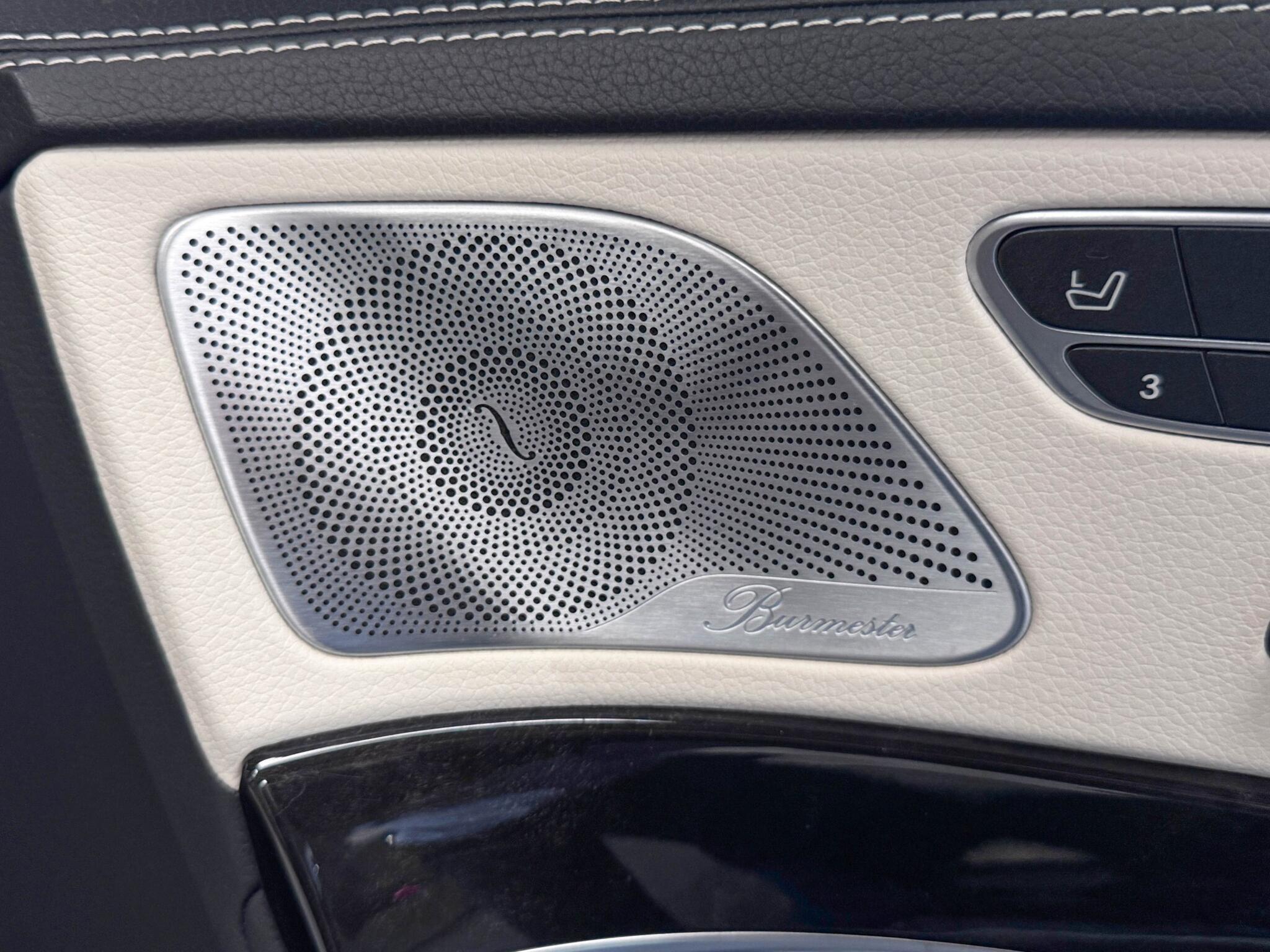 Mercedes-Benz S Class view 22