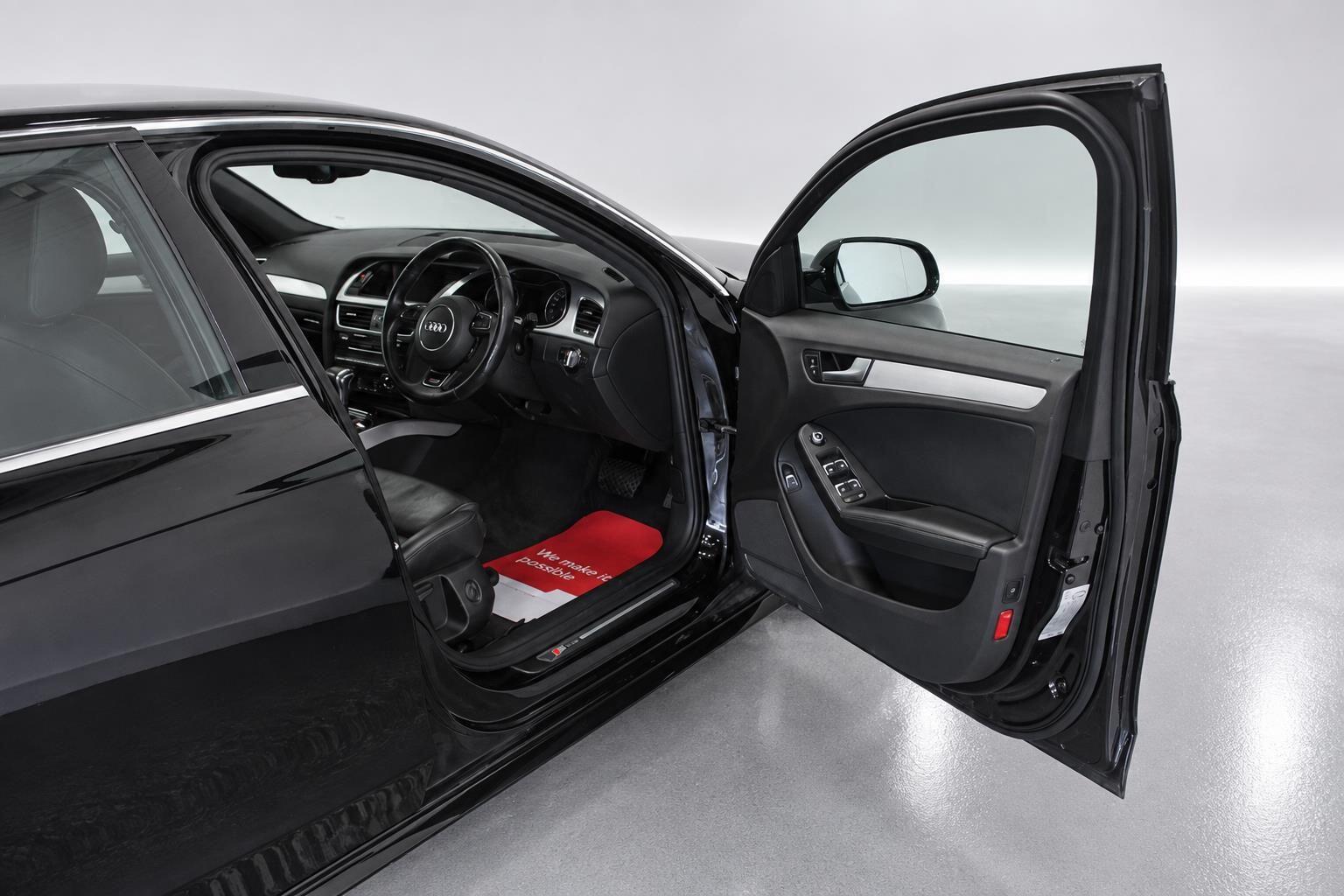Audi A4 view 21