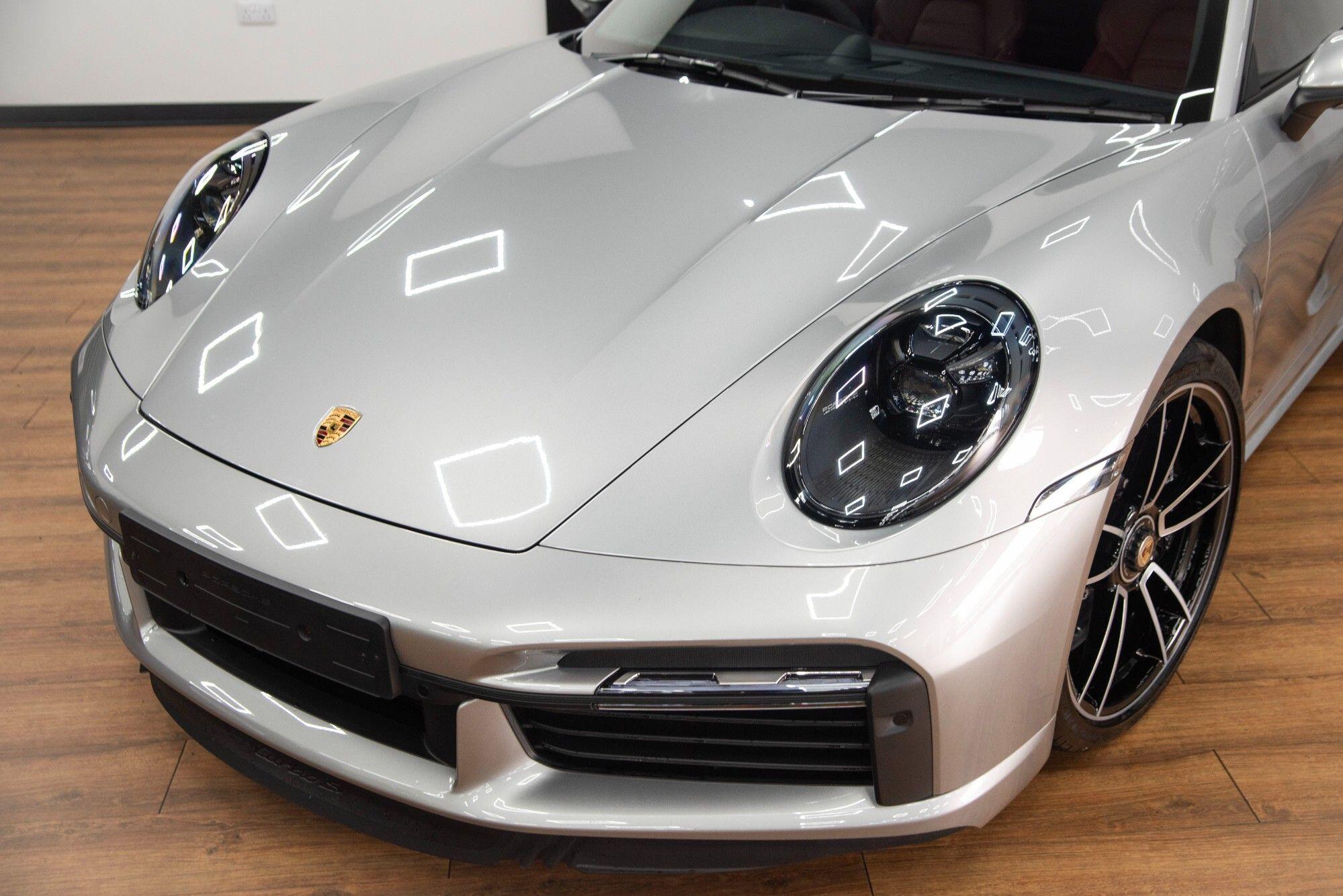Porsche 911 view 9
