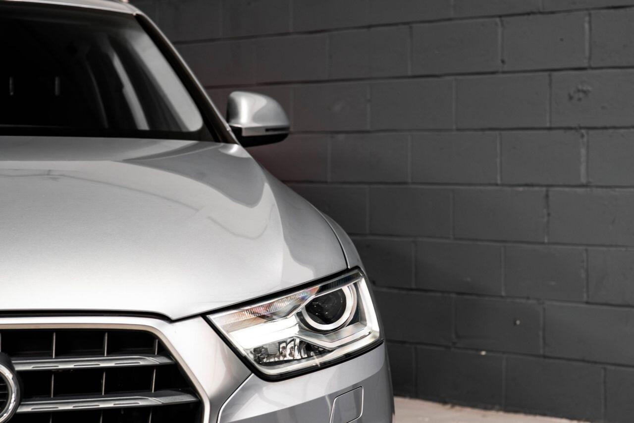 Audi Q3 view 43