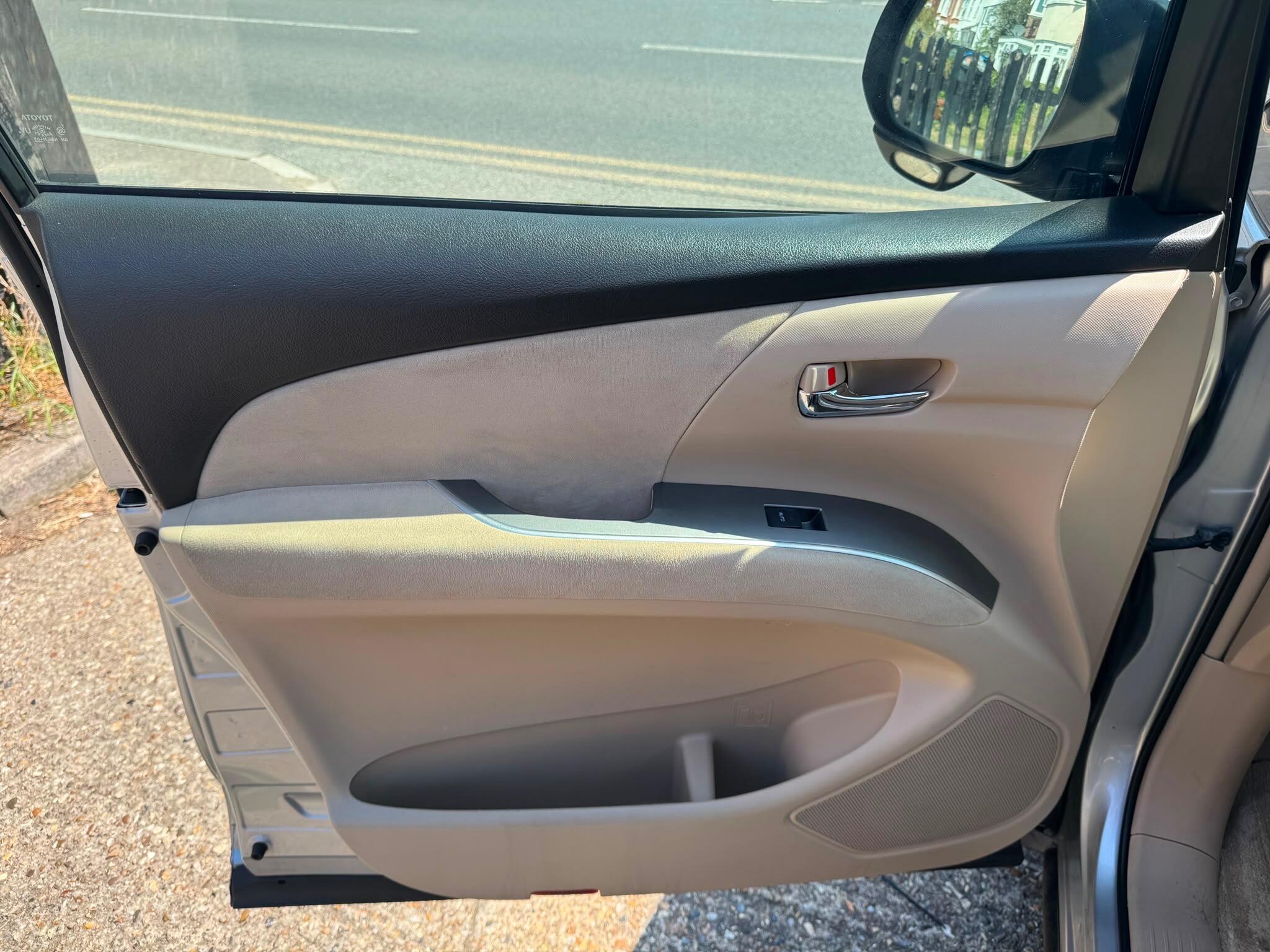 Toyota Estima view 30