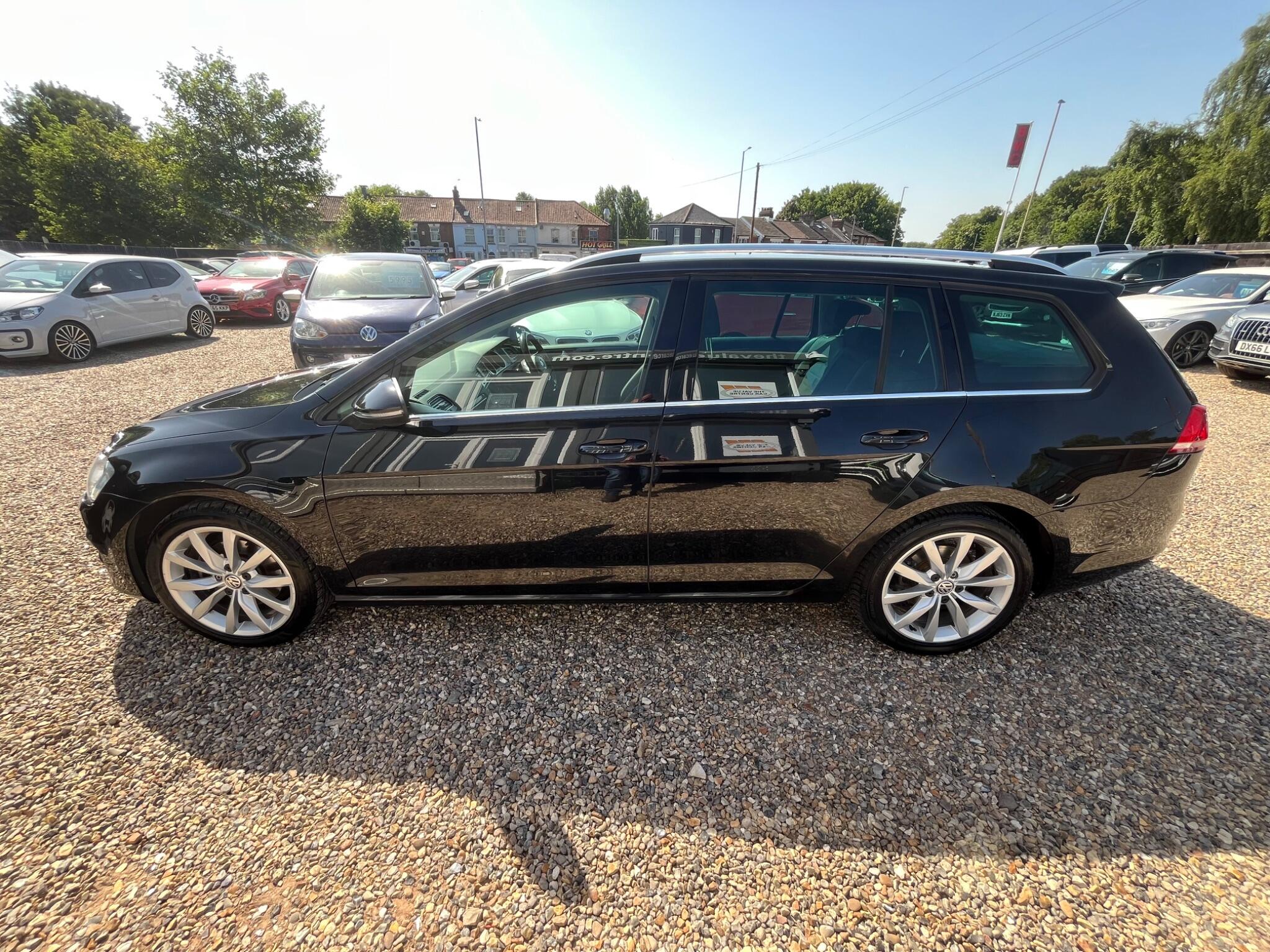 Volkswagen Golf view 9