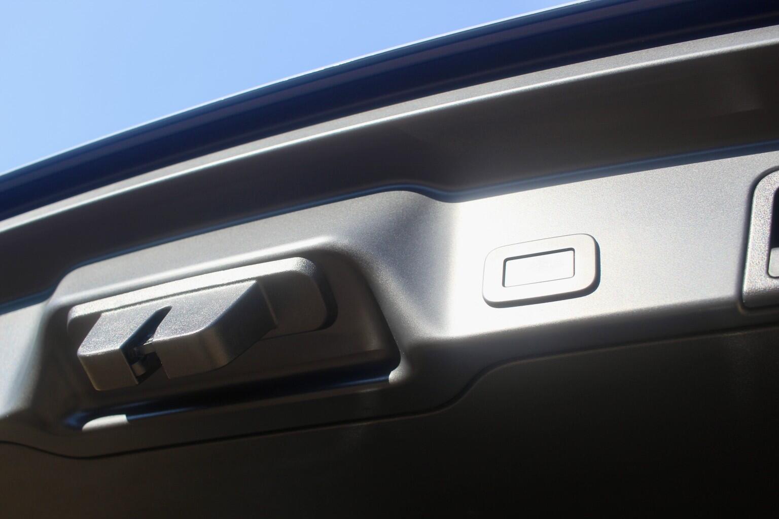 Land Rover Range Rover Evoque view 38