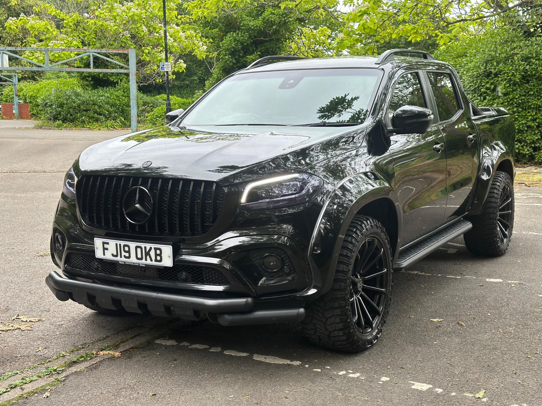 Mercedes-Benz X-Class view 9