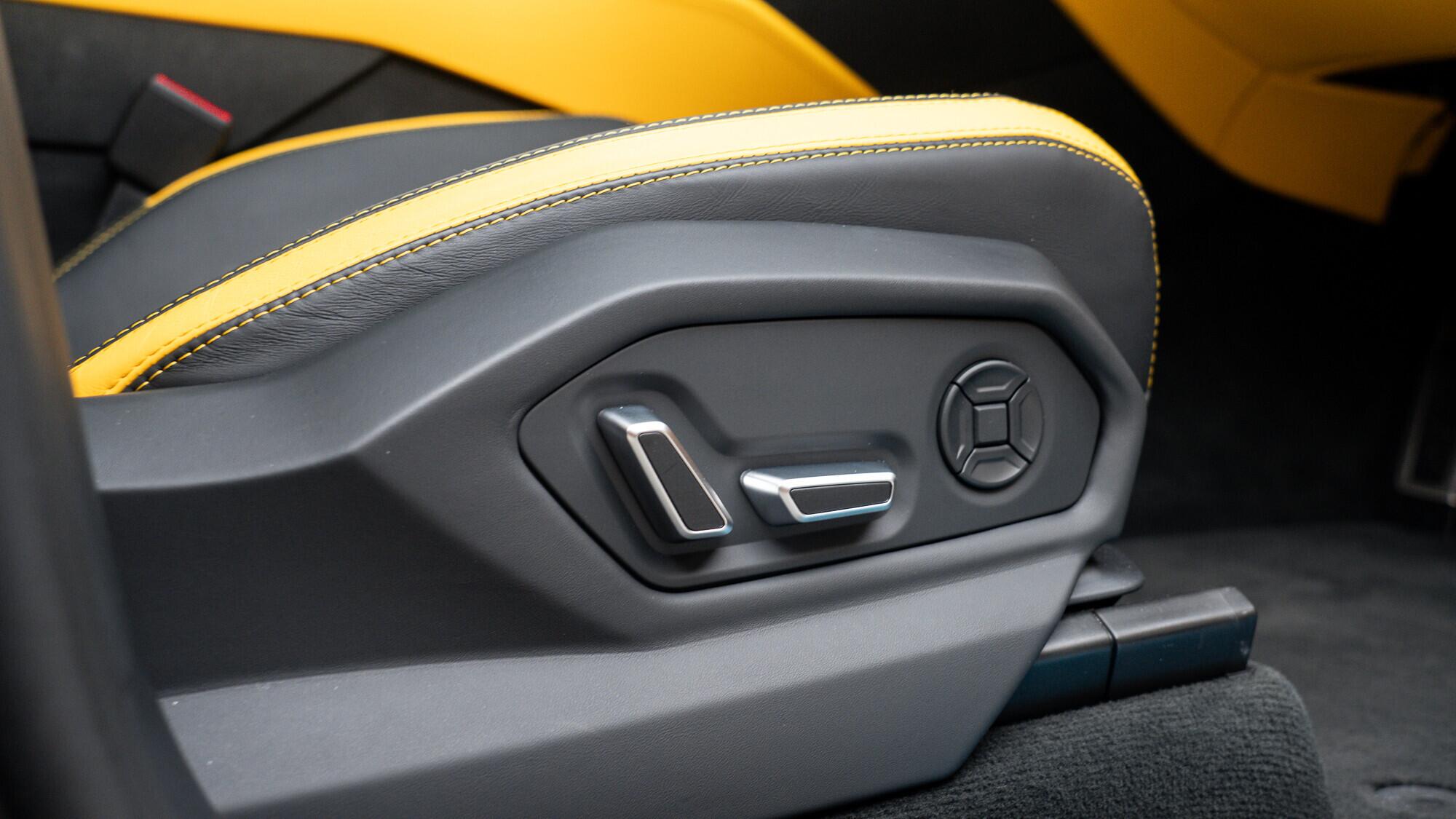 Lamborghini Urus view 46
