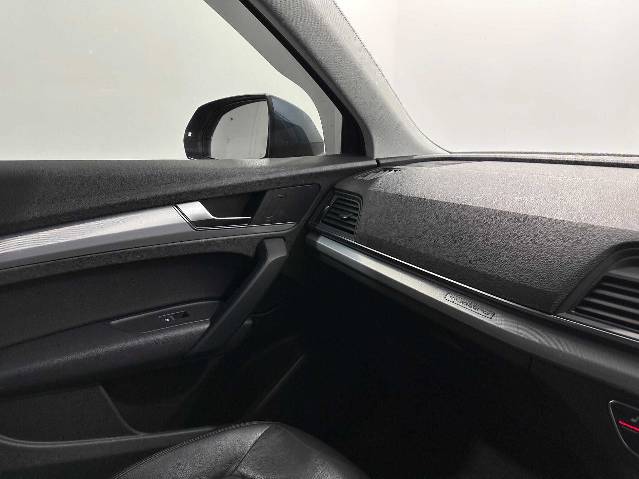 Audi Q5 view 27