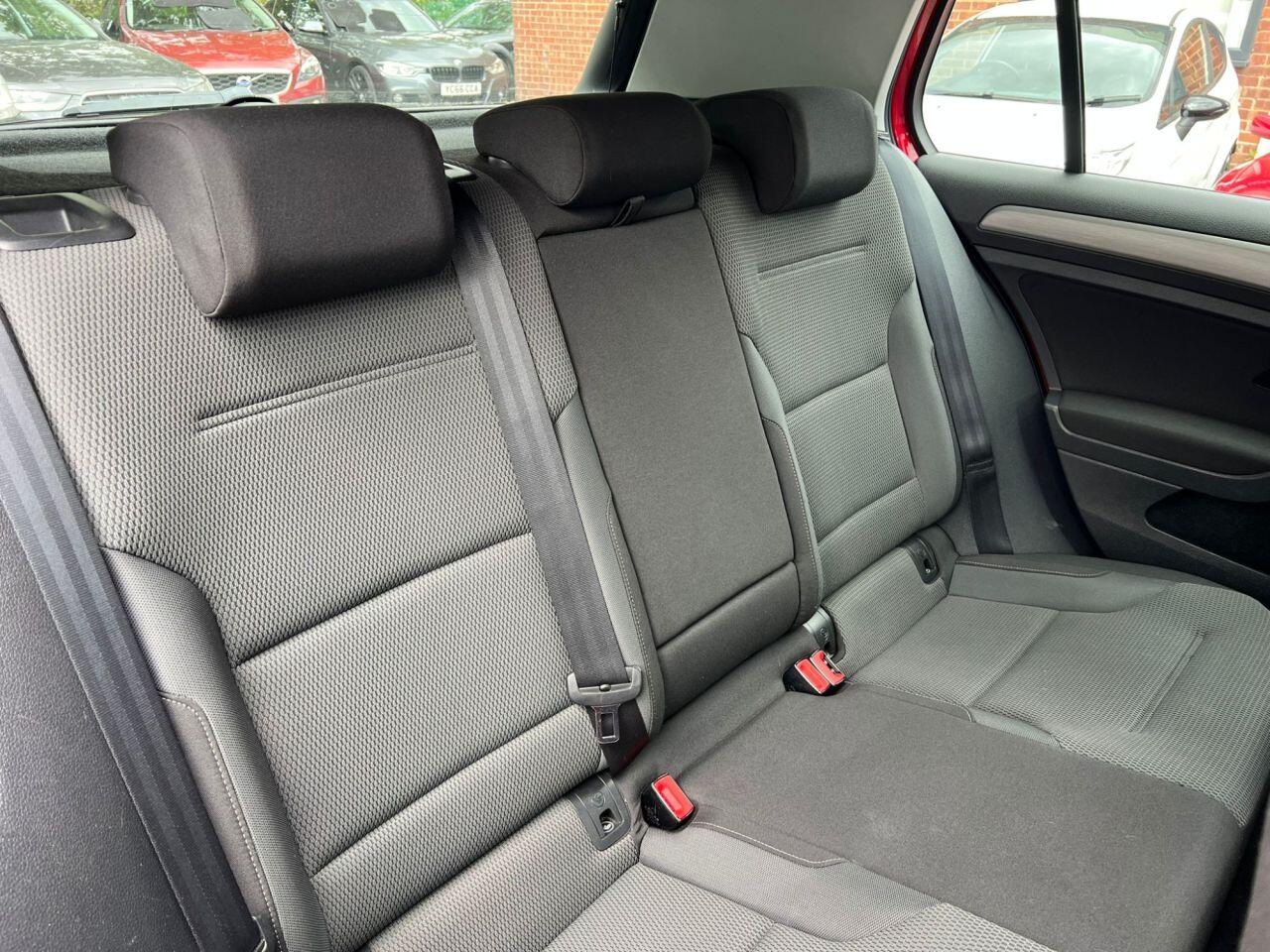 Volkswagen Golf view 20
