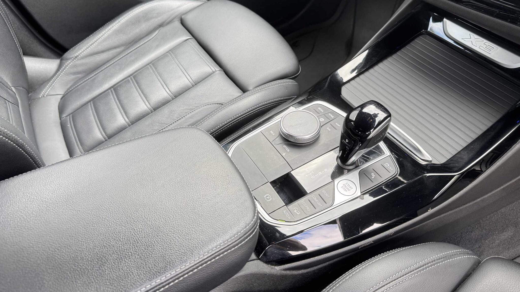 BMW X3 view 24
