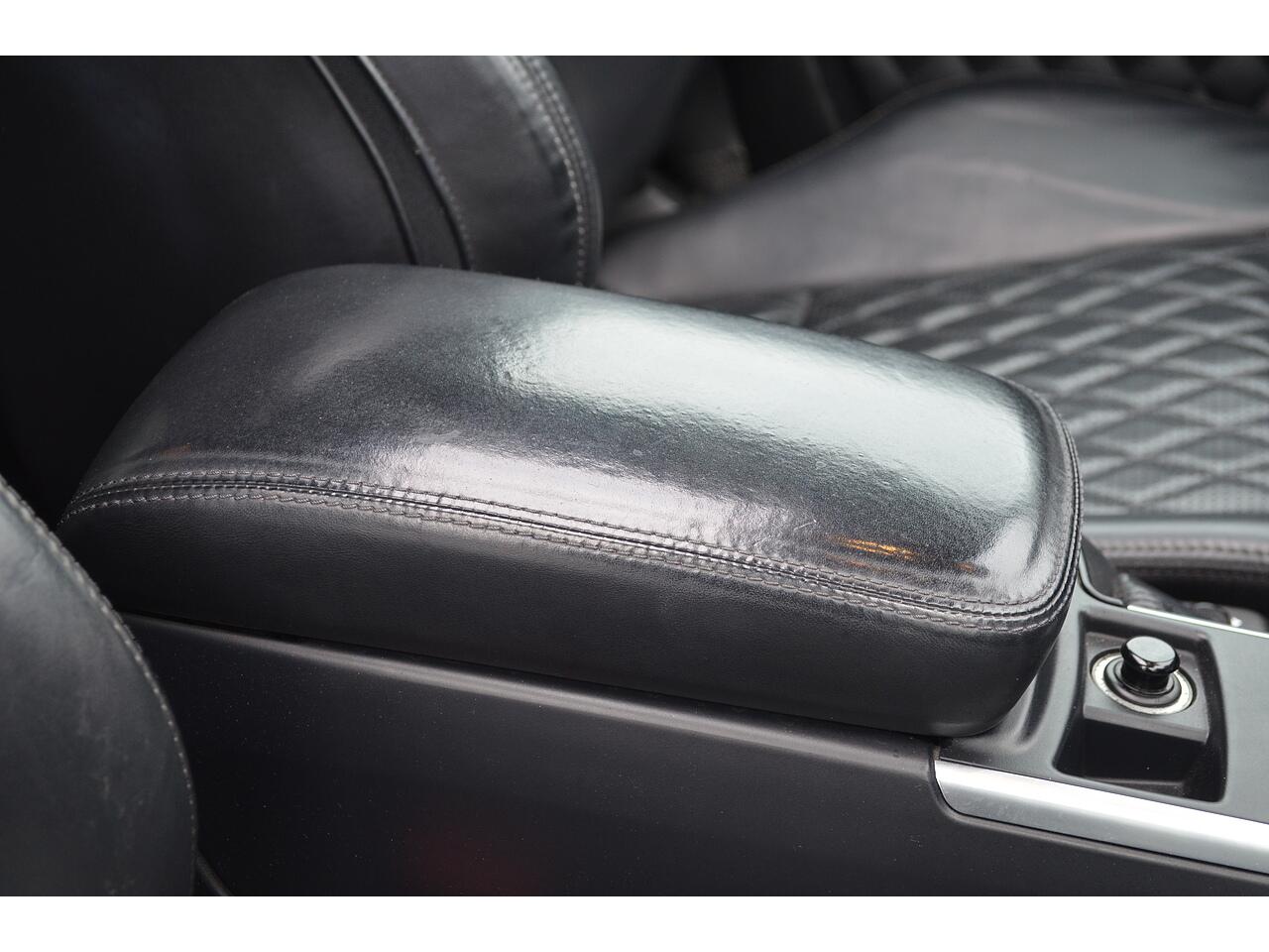 Mercedes-Benz G-Class view 32