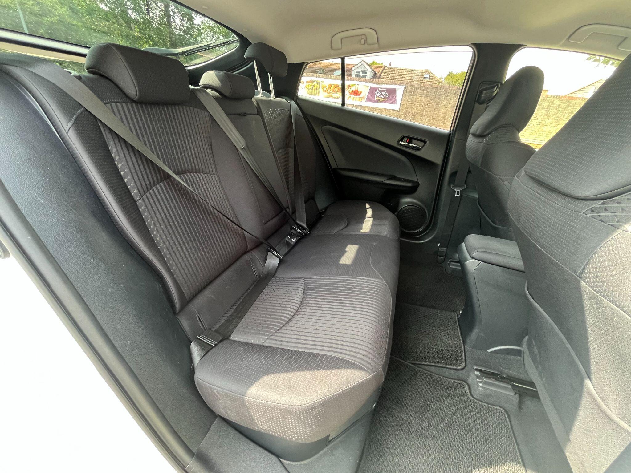 Toyota Prius view 14